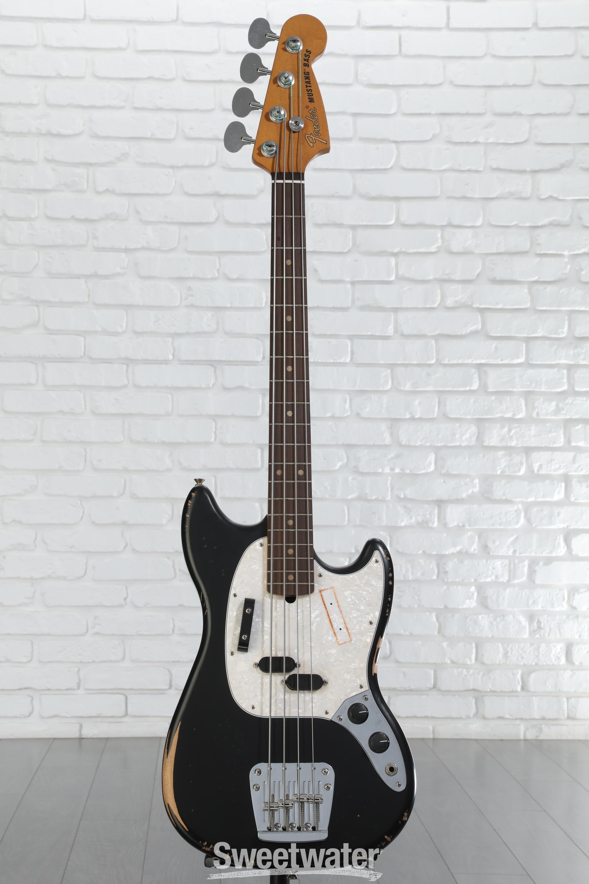 格安即決 Fender JMJ Road Worn Mustang Bass - Black | Sweetwater ベース