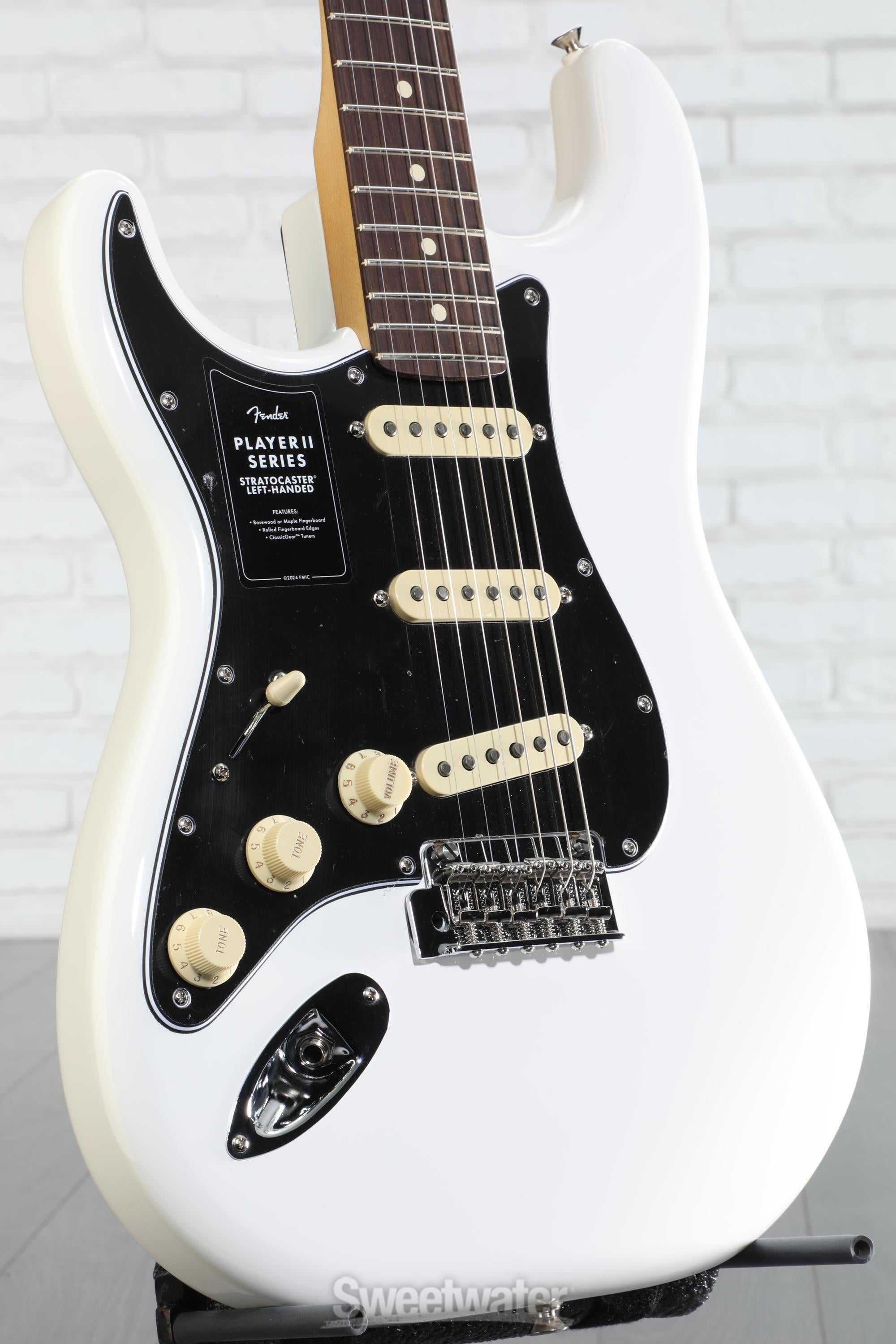 Fender Stratocaster Left LH レフティ 左利き Fender Player Stratocaster Left-handed - Capri Orange | Sweetwater