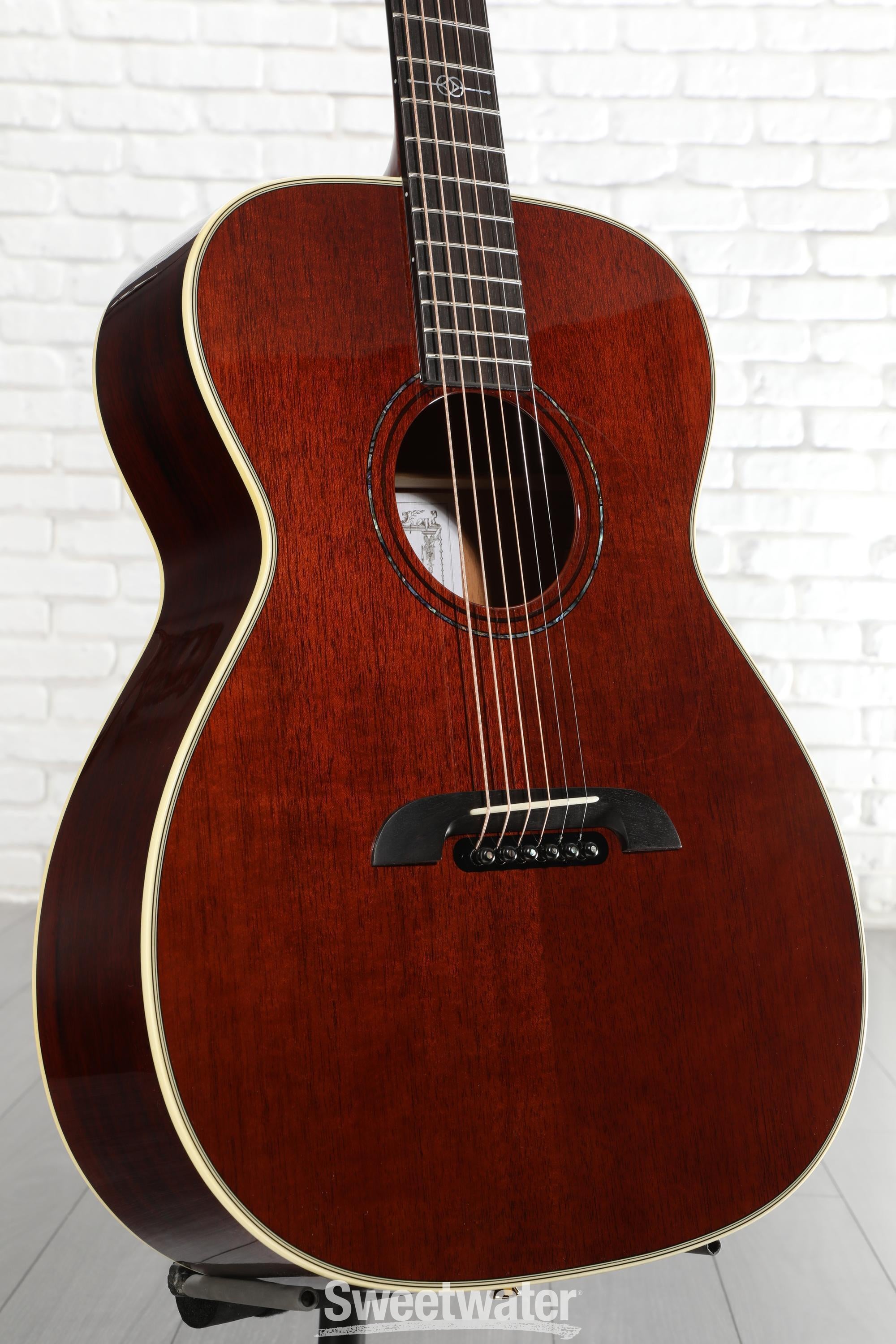 Photo of Alvarez Yairi FYM66HD Honduran Series Folk/OM Acoustic Guitar - Natural