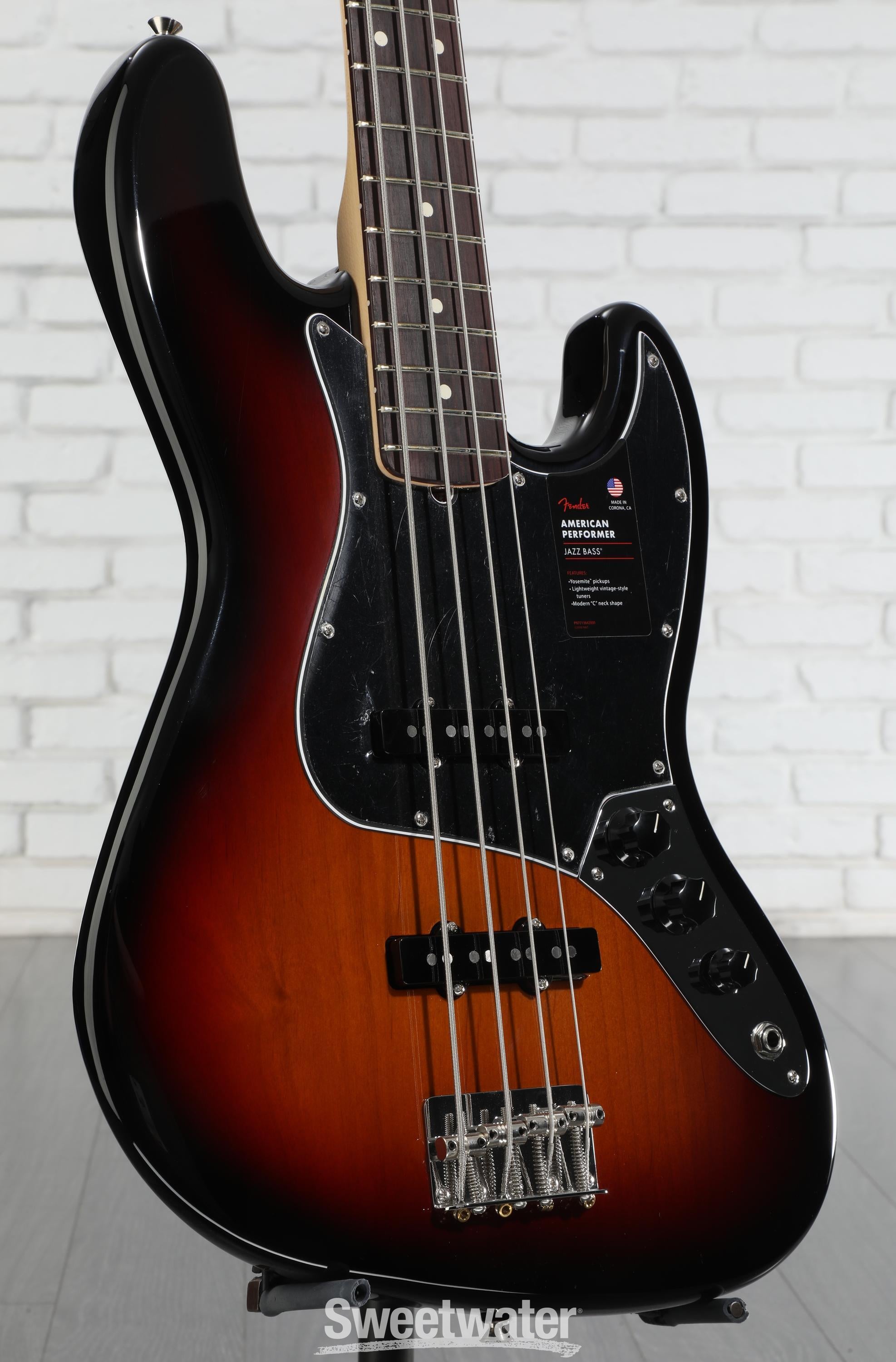 【美品】Fender　American Performer Jazz Bass Fender American Performer Jazz Bass - 3-Tone Sunburst with