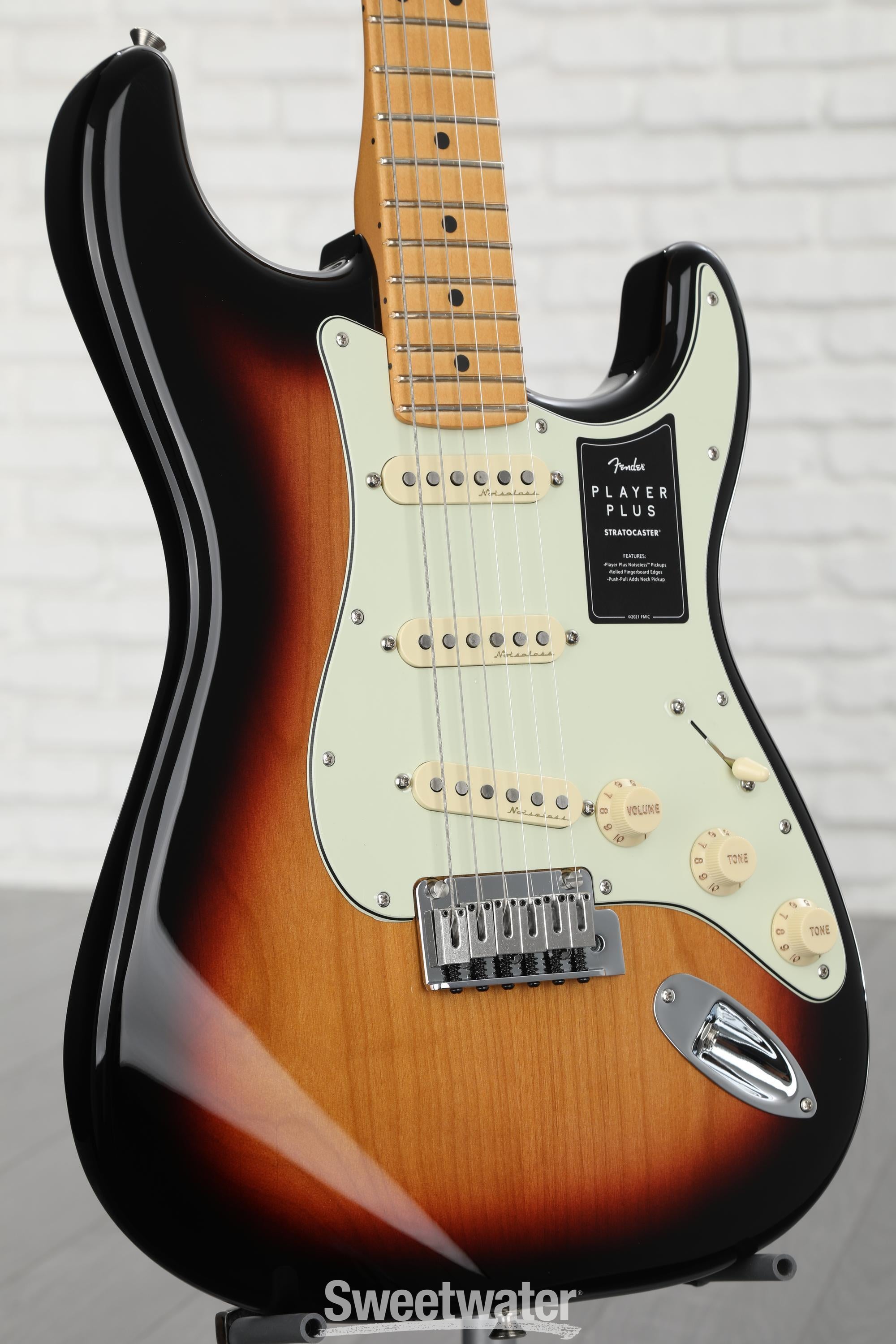 Fender Player Plus Stratocaster Electric Guitar - 3-tone Sunburst with  Maple Fingerboard