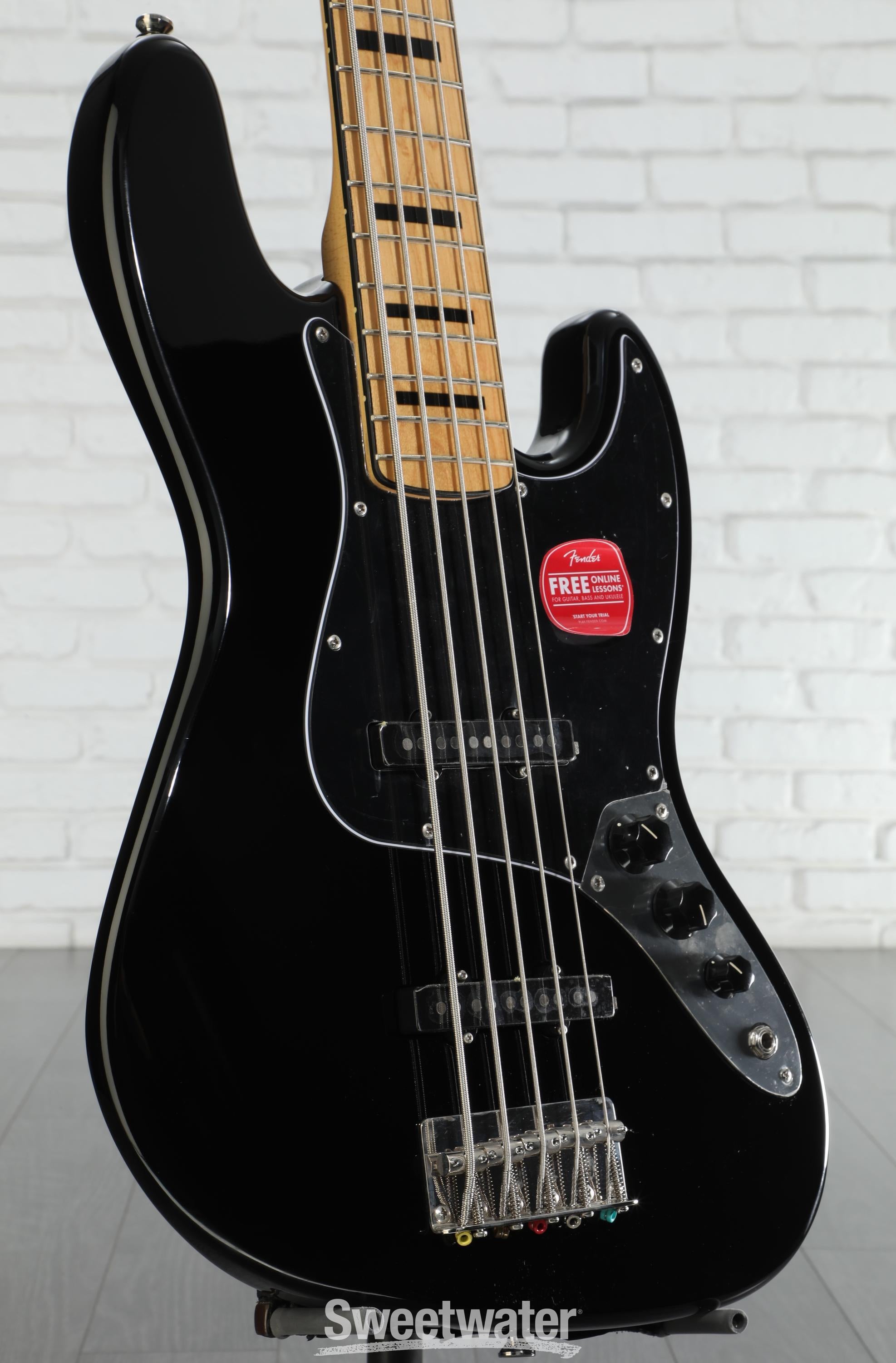 Squier Classic Vibe '70s Jazz Bass V - Black with Maple