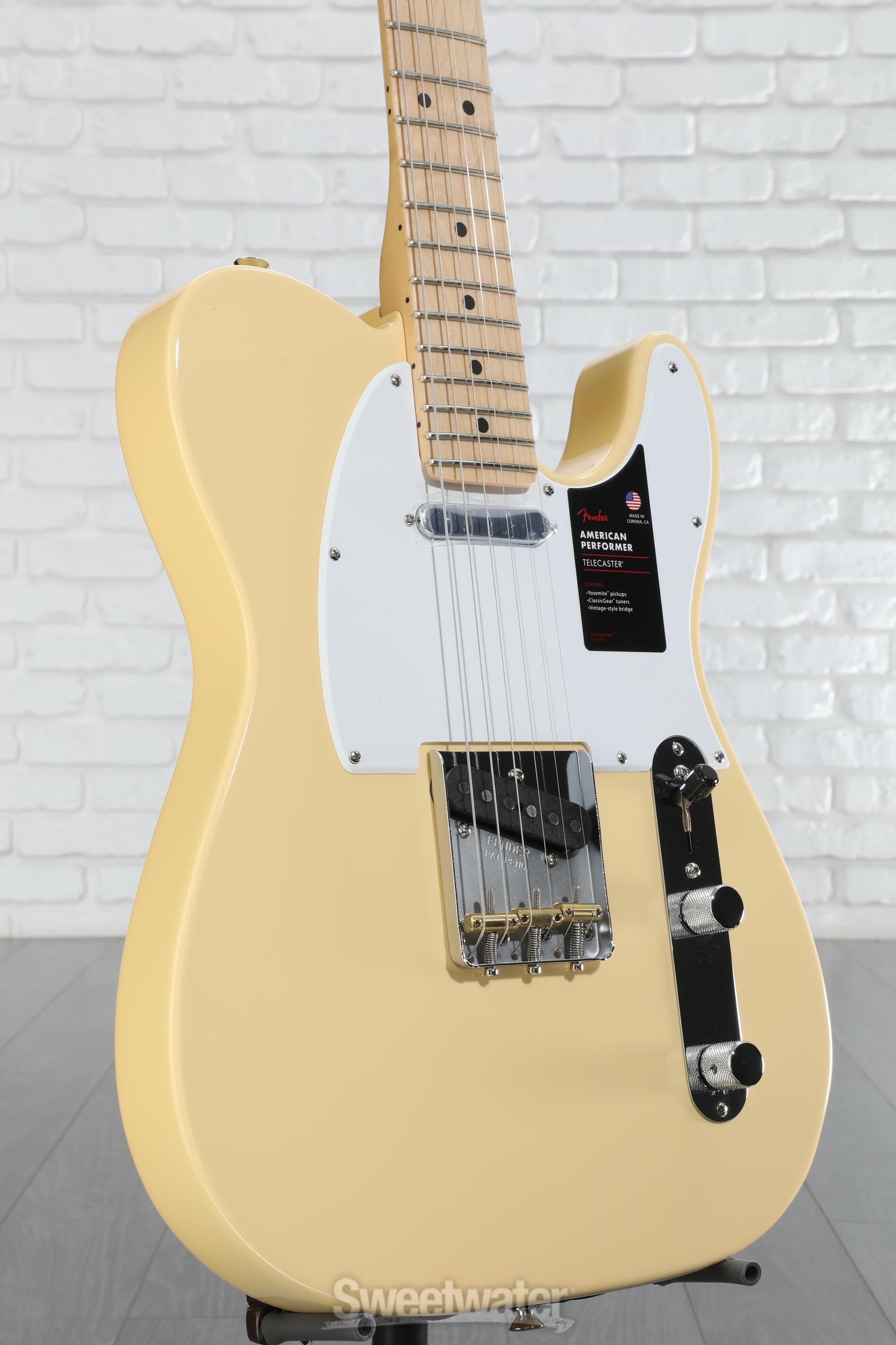 パーティを彩るご馳走や American Fender Performer with White Vintage - Telecaster ギター