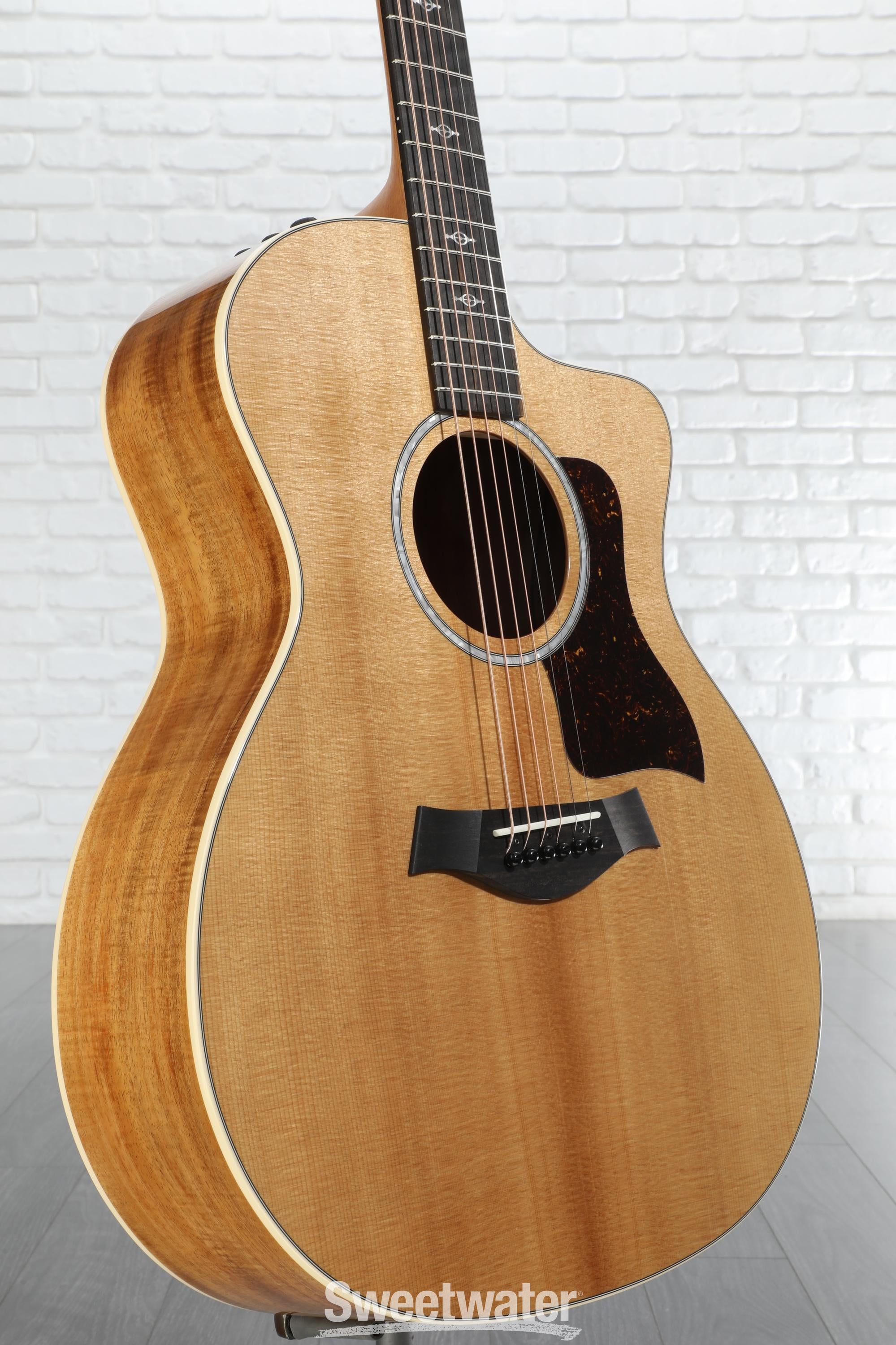 Taylor 214ce-K DLX Acoustic-electric Guitar - Natural