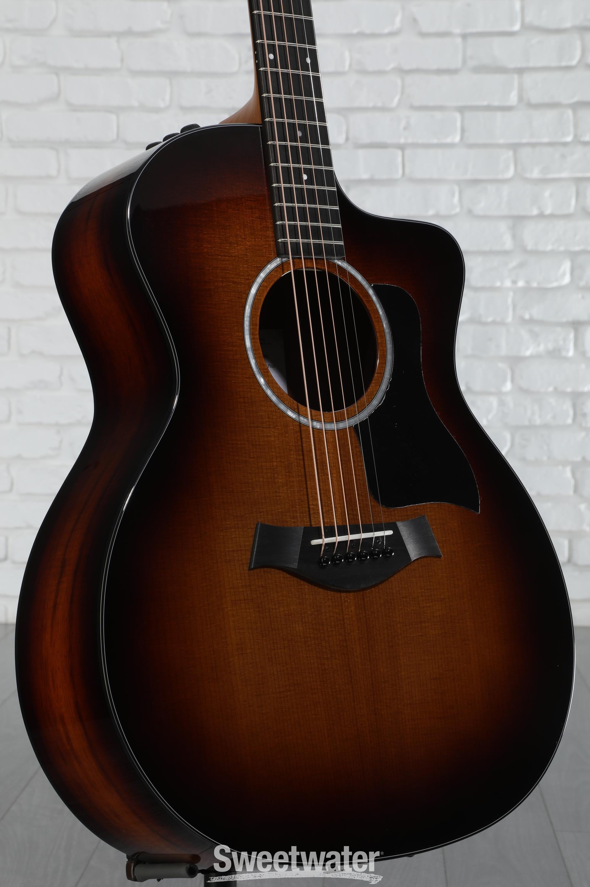 Taylor 214ce Deluxe Acoustic/Electric Guitar Black w/ Case