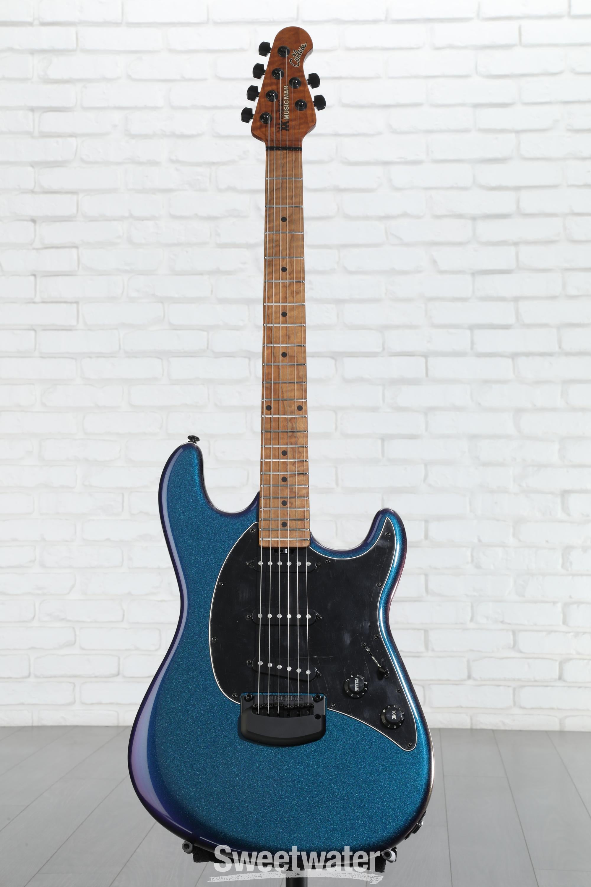期間限定！MUSIC MAN Cutlass HT SSS ほぼ新品 Ernie Ball Music Man Cutlass HT SSS Electric Guitar - Sapphire