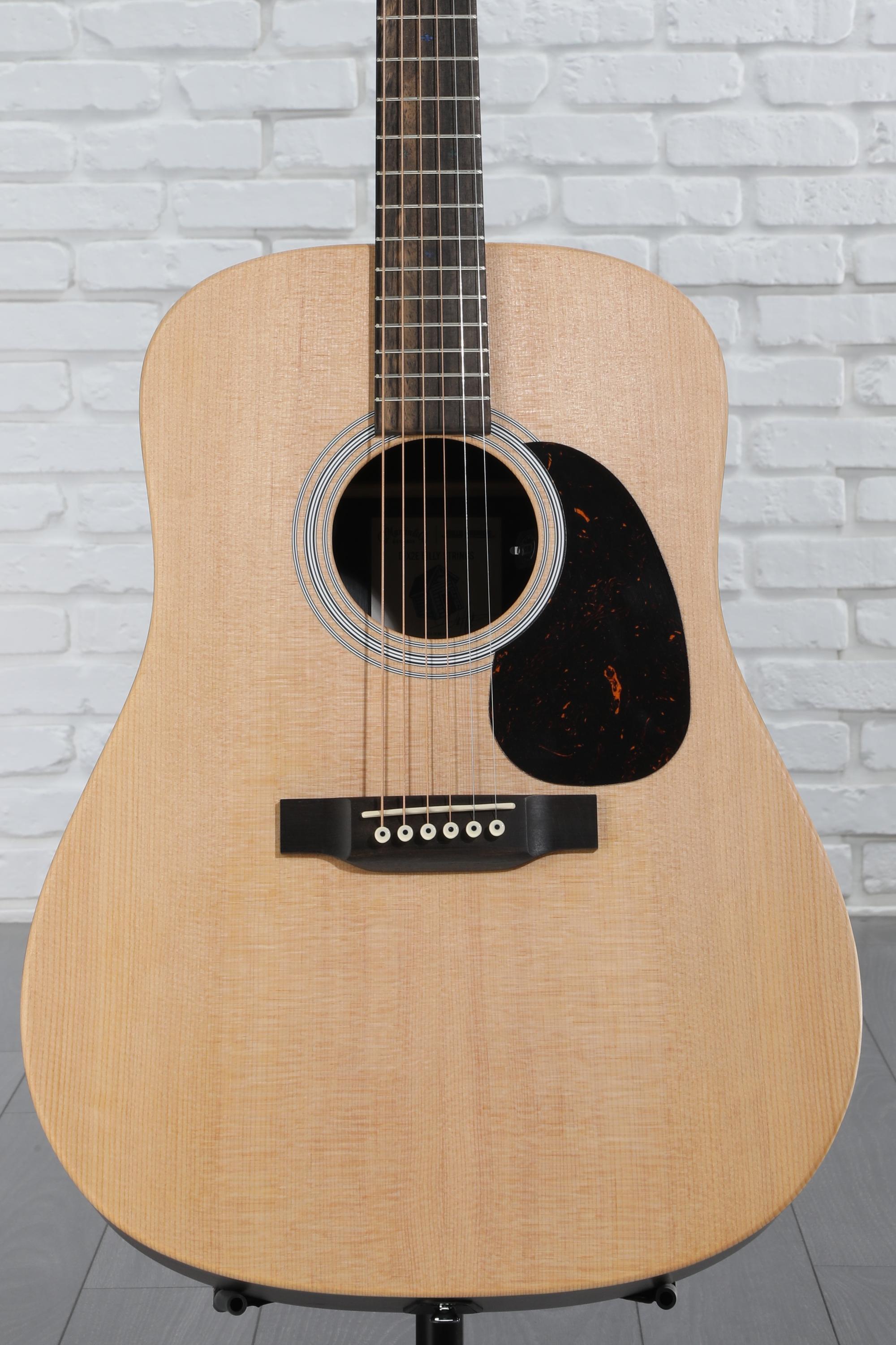 Martin Guitars: A Technical Reference 洋書 Martin Guitars: A Technical Reference 洋書 Martin Guitars: A