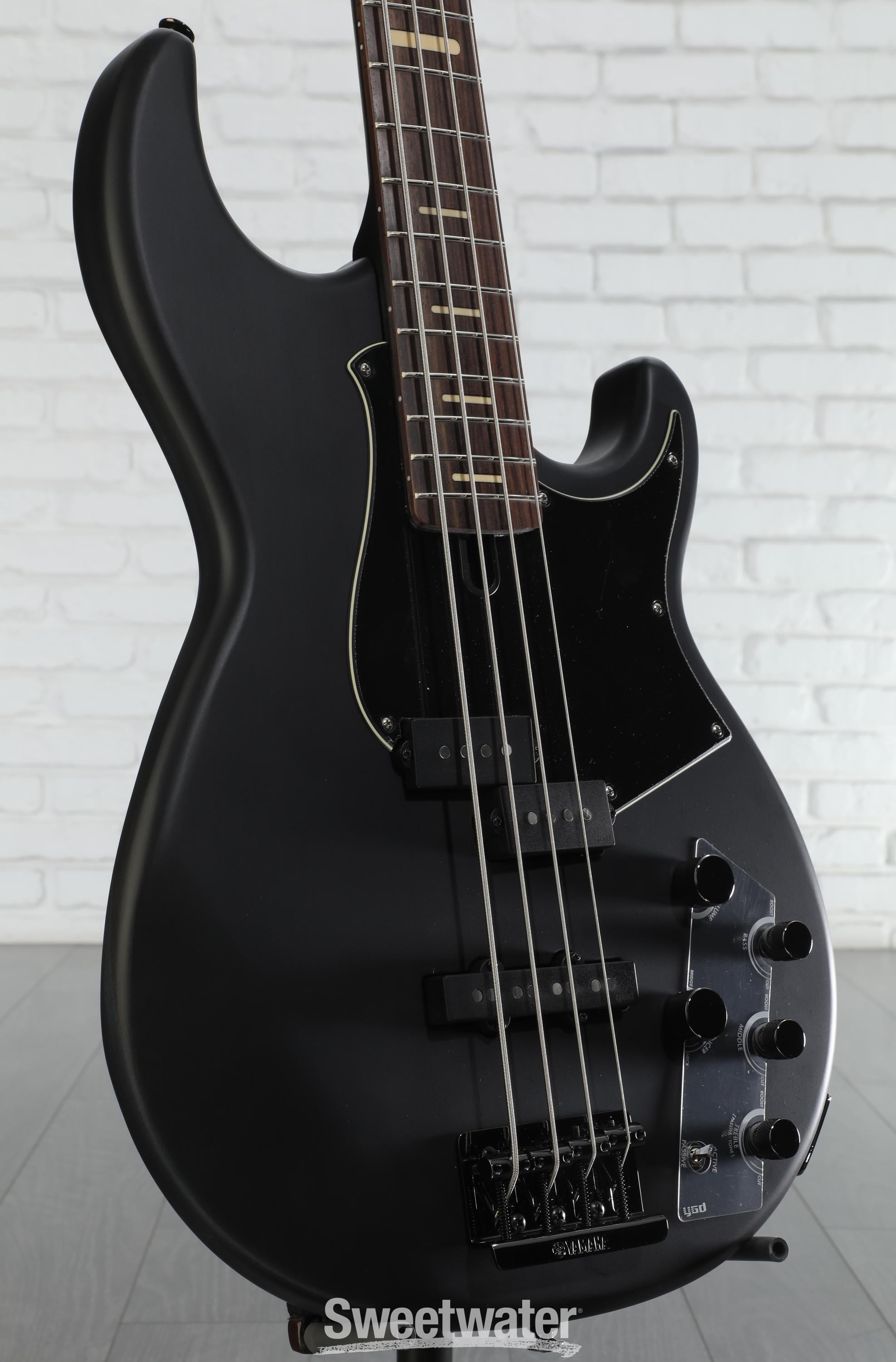 Yamaha BB734A 4-string Bass Guitar - Translucent Matte Black
