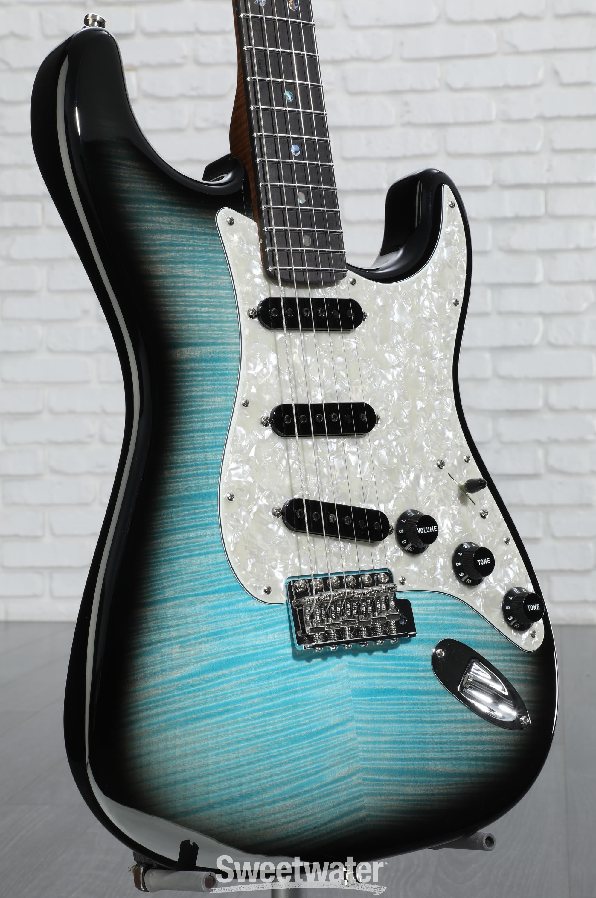 公式通販サイトセール Stratocaster Flametop Shop Custom Fender Masterbuilt Kyle by 洋書