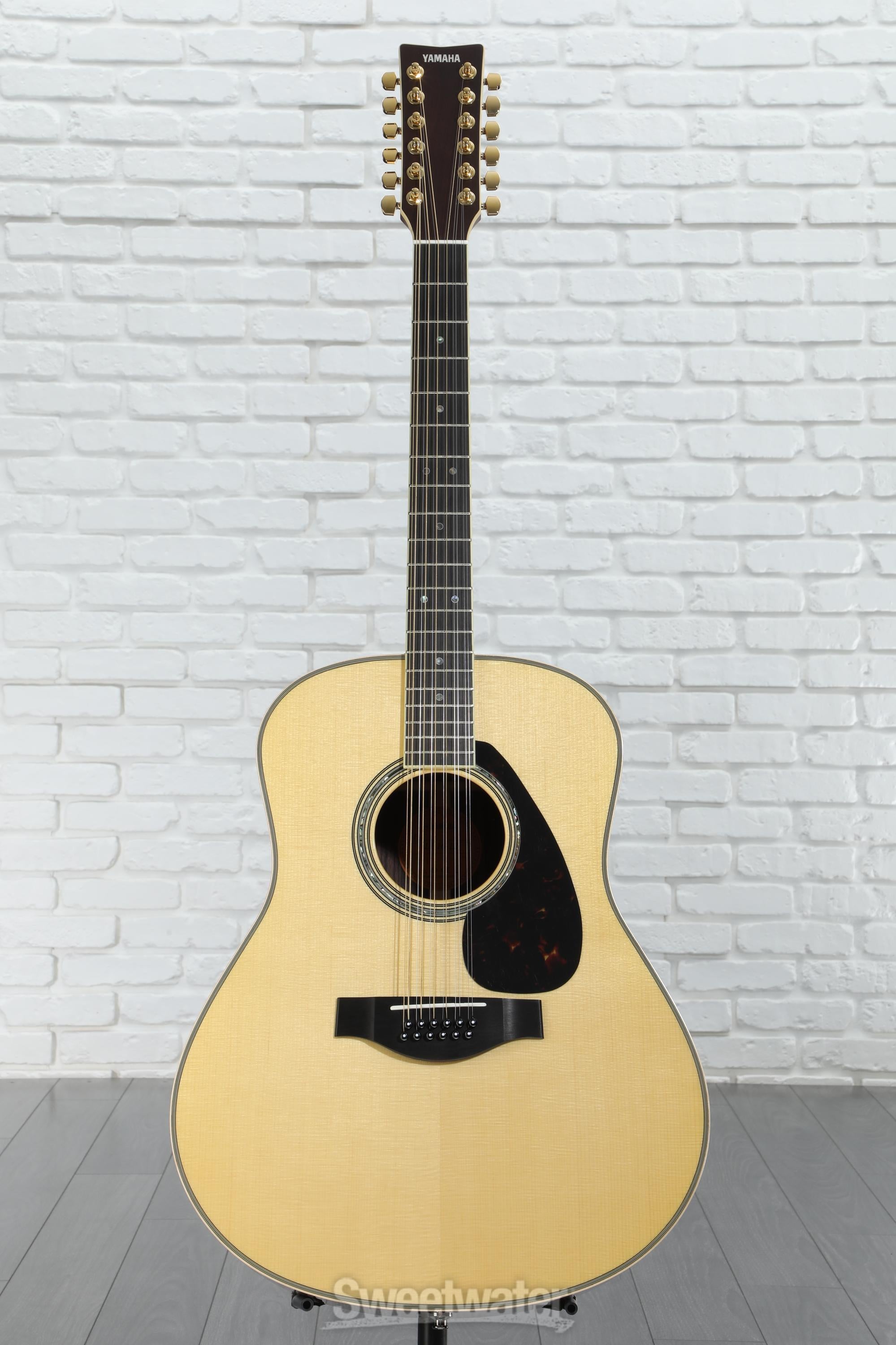 Yamaha LL16 ARE Original Jumbo Acoustic-electric Guitar