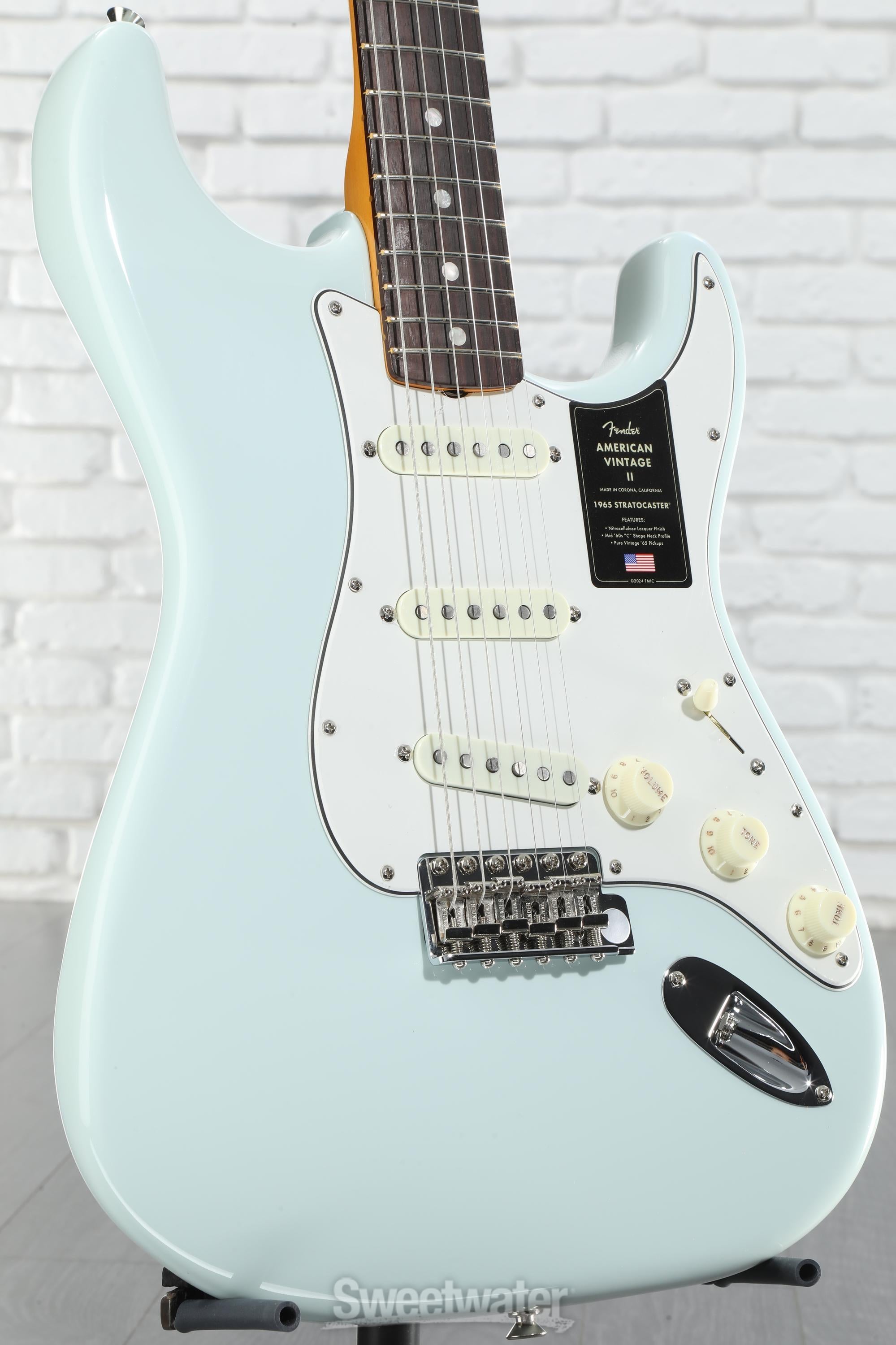 ギター Fender USA American Vintage Stratocaster American Vintage II 1965 Stratocaster® – Fender