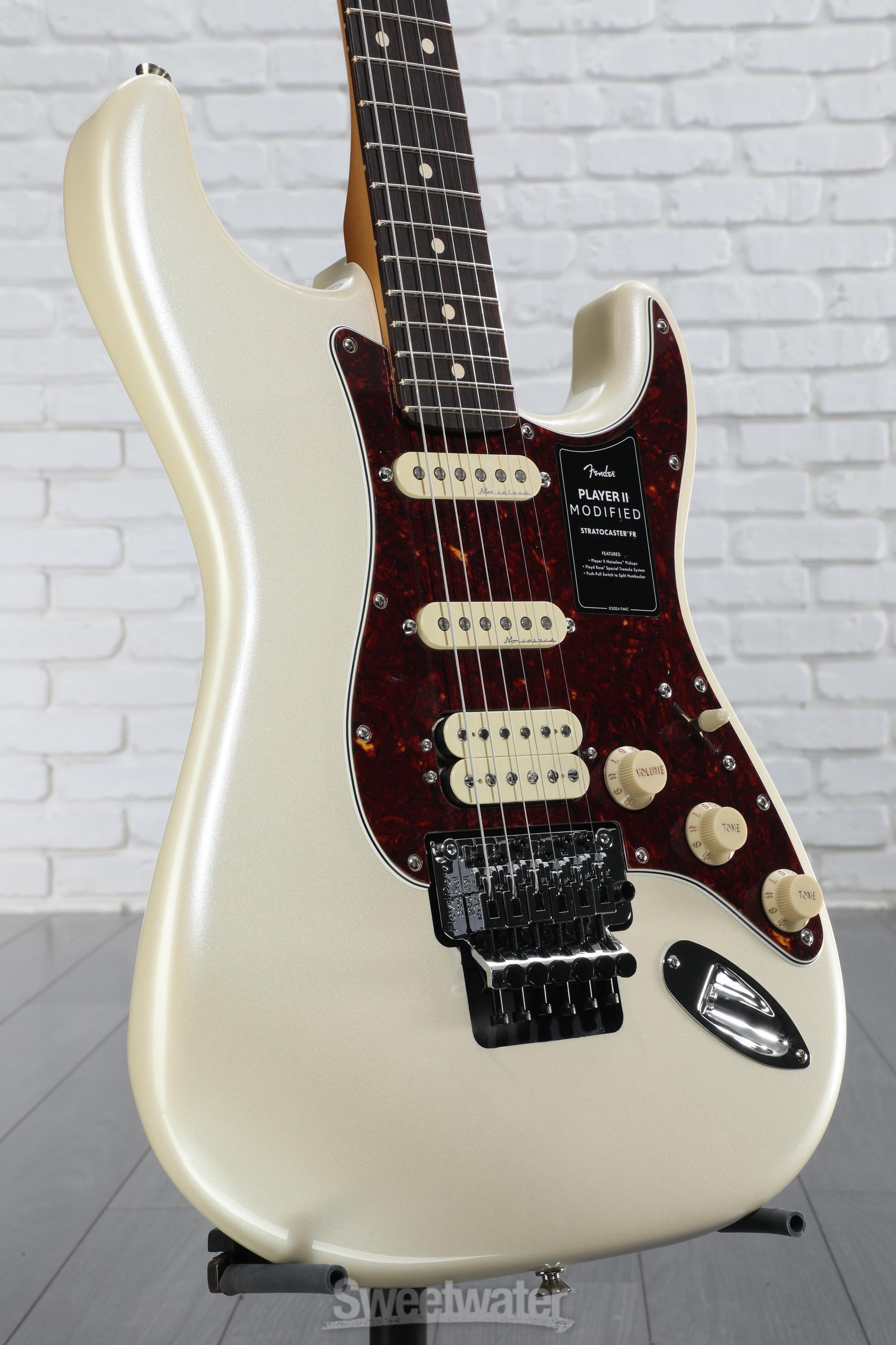 ギター Player Stratocaster with Floyd Rose New Player Strat with Floyd Rose - YouTube