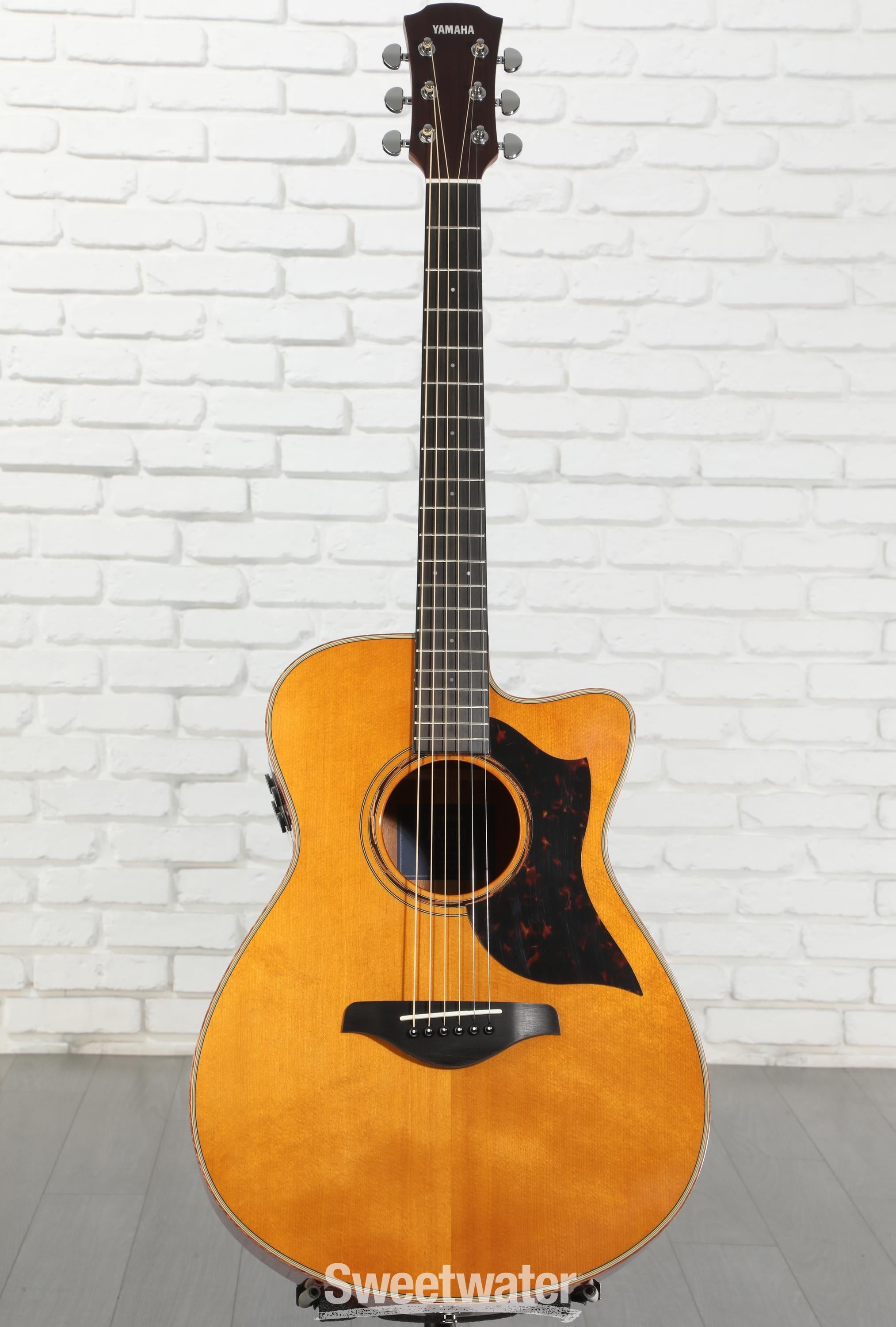 Yamaha AC3M ARE Concert Cutaway Acoustic-electric Guitar - Vintage