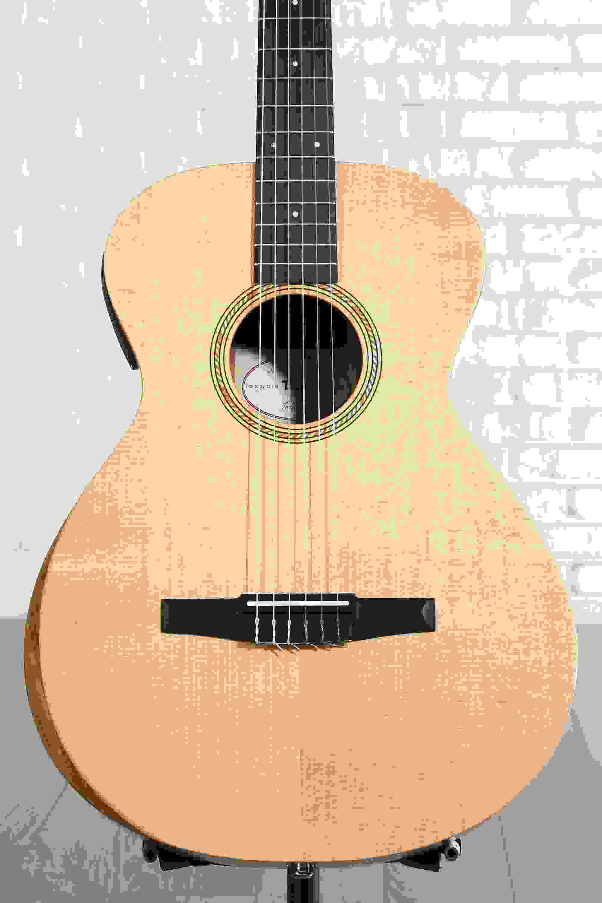 Taylor Academy 12e-N Nylon-string Acoustic-electric Guitar - Natural