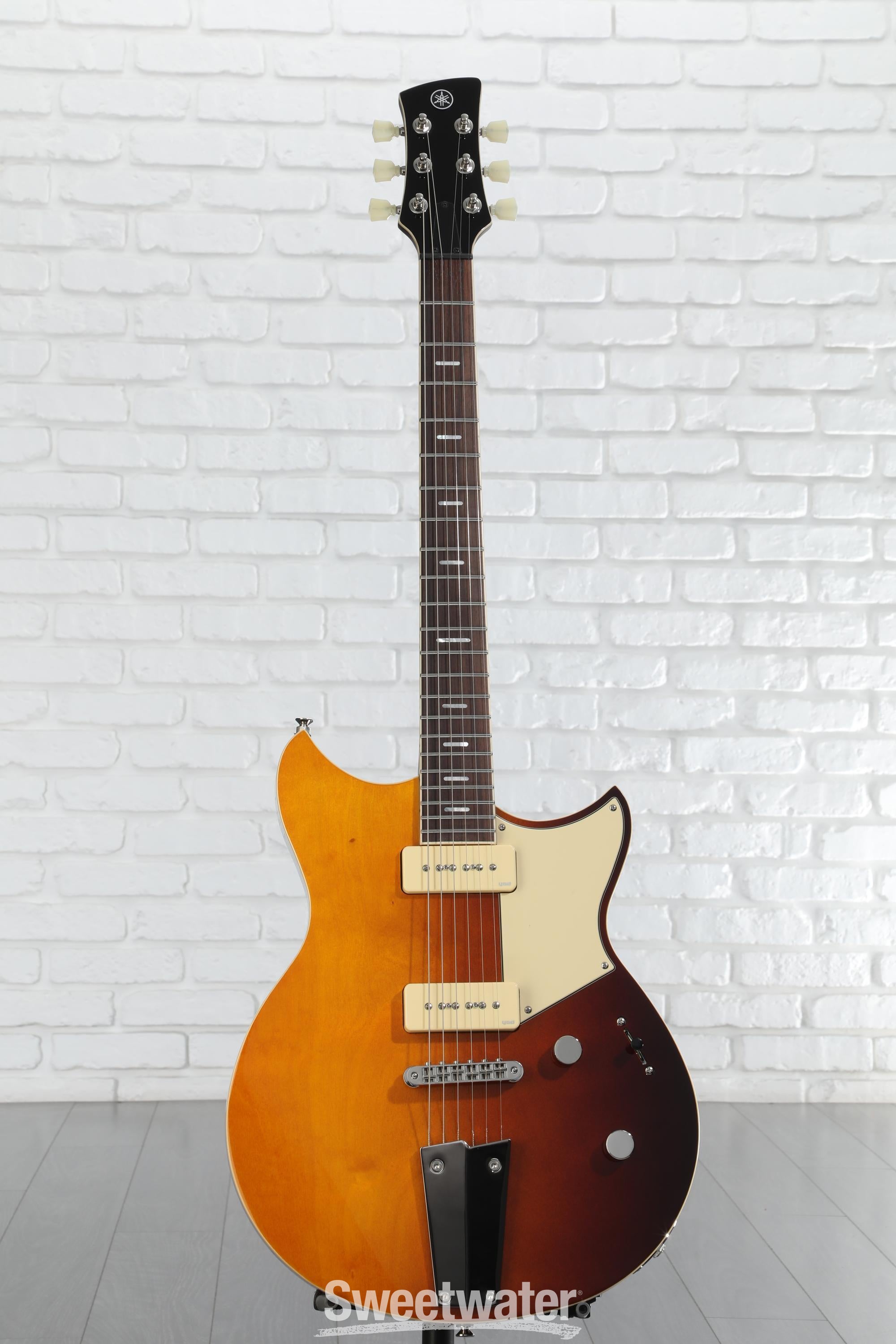 ギター YAMAHA REVSTAR RSS02T BLACK Yamaha Revstar Standard RSS02T Chambered Electric Guitar