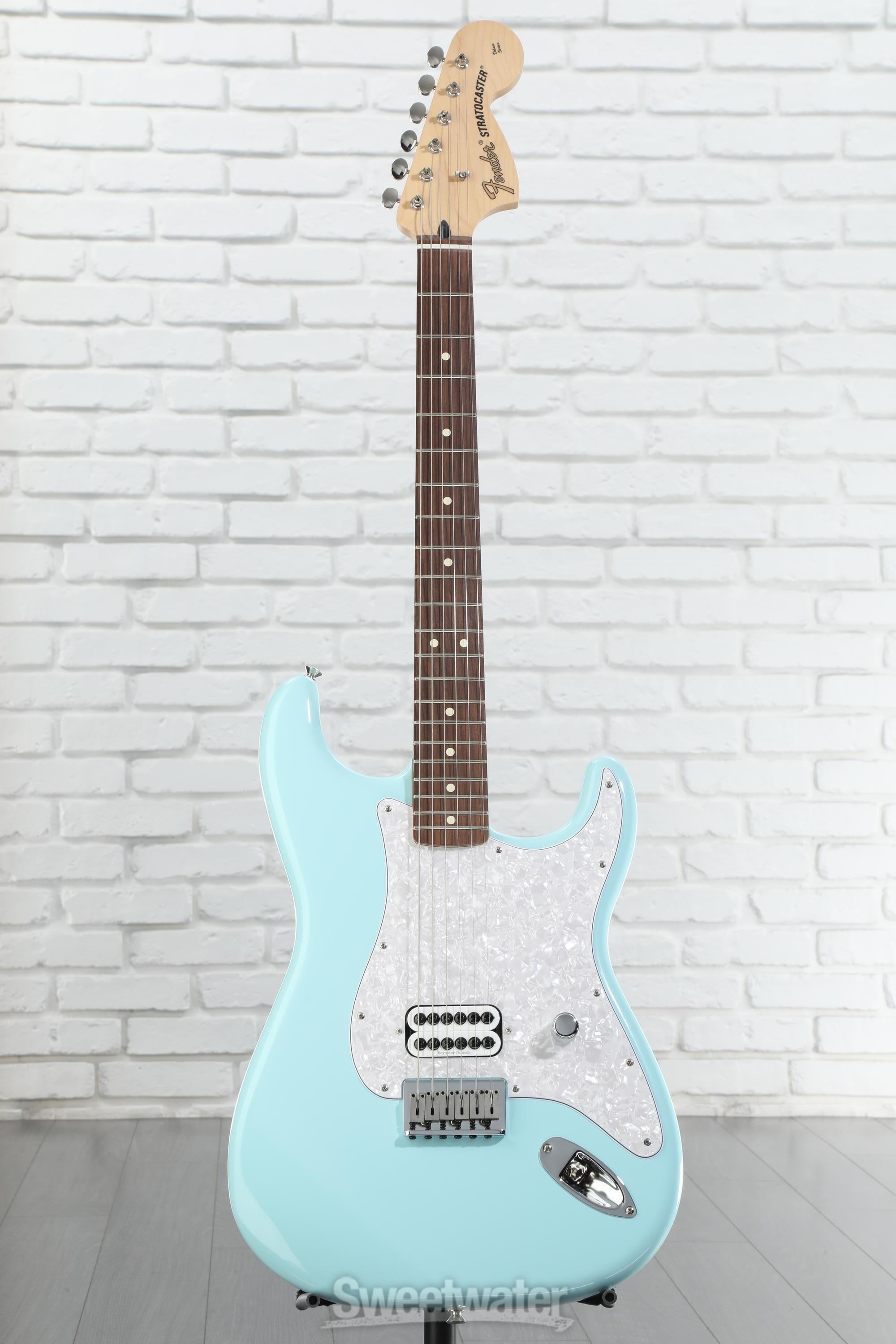 ギター Fender Tom Delonge Stratocaster Fender Limited Edition Tom Delonge Stratocaster - Graffiti