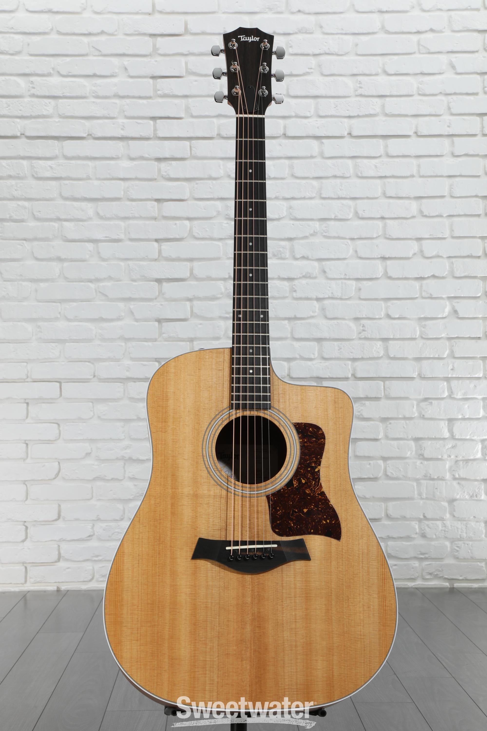 Taylor 210ce Dreadnought Acoustic-electric Guitar - Natural