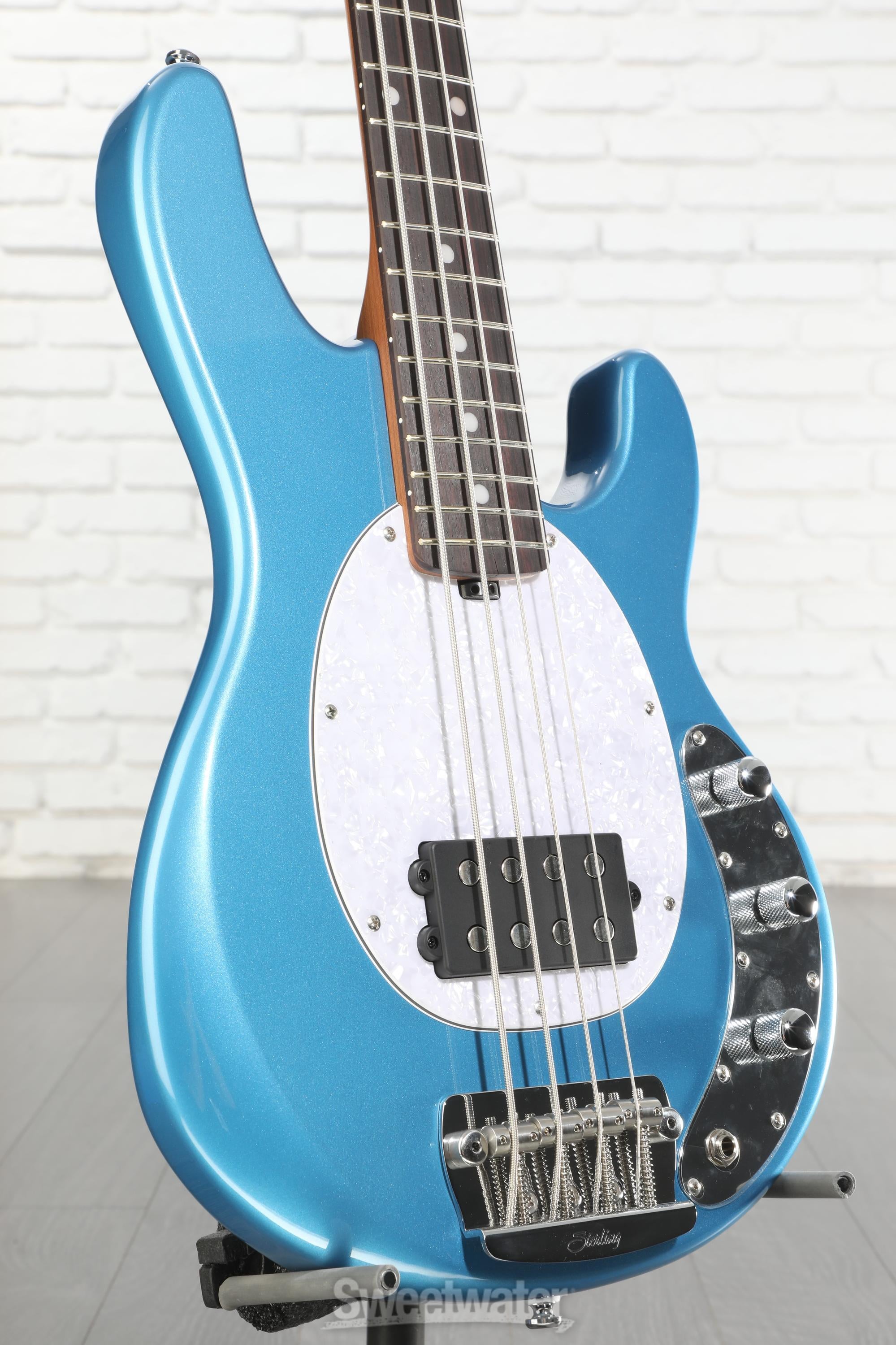Sterling By Music Man StingRay RAYSS4 Short-scale Bass Guitar