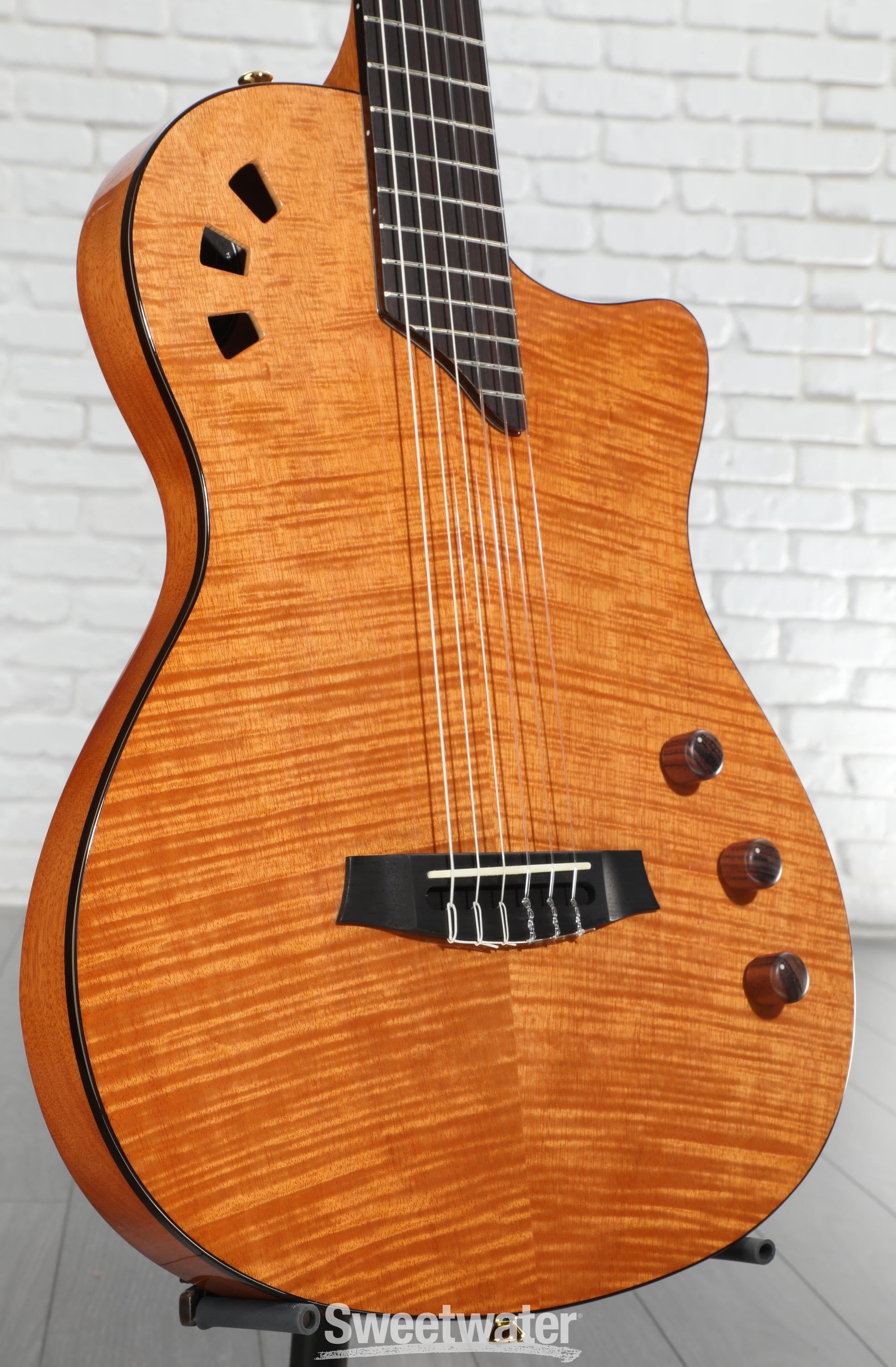 美品 Cordoba Stage Guitar Amber メンテ済 ケース有 美品 Cordoba Stage Guitar Amber メンテ済 ケース有 美品