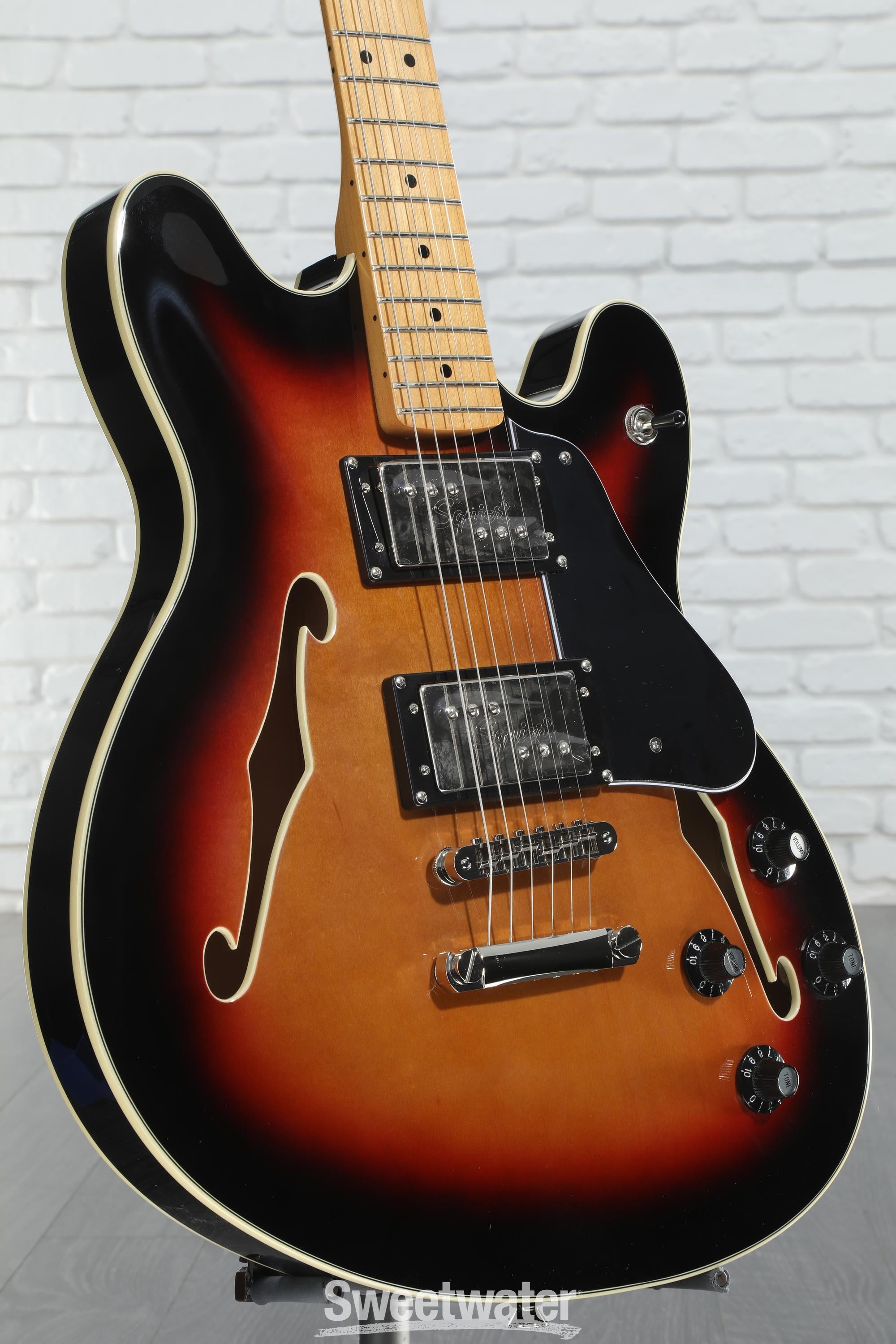 【特別セール品】 Squier Classic Vibe Starcaster Semi-hollowbody Electric ギター