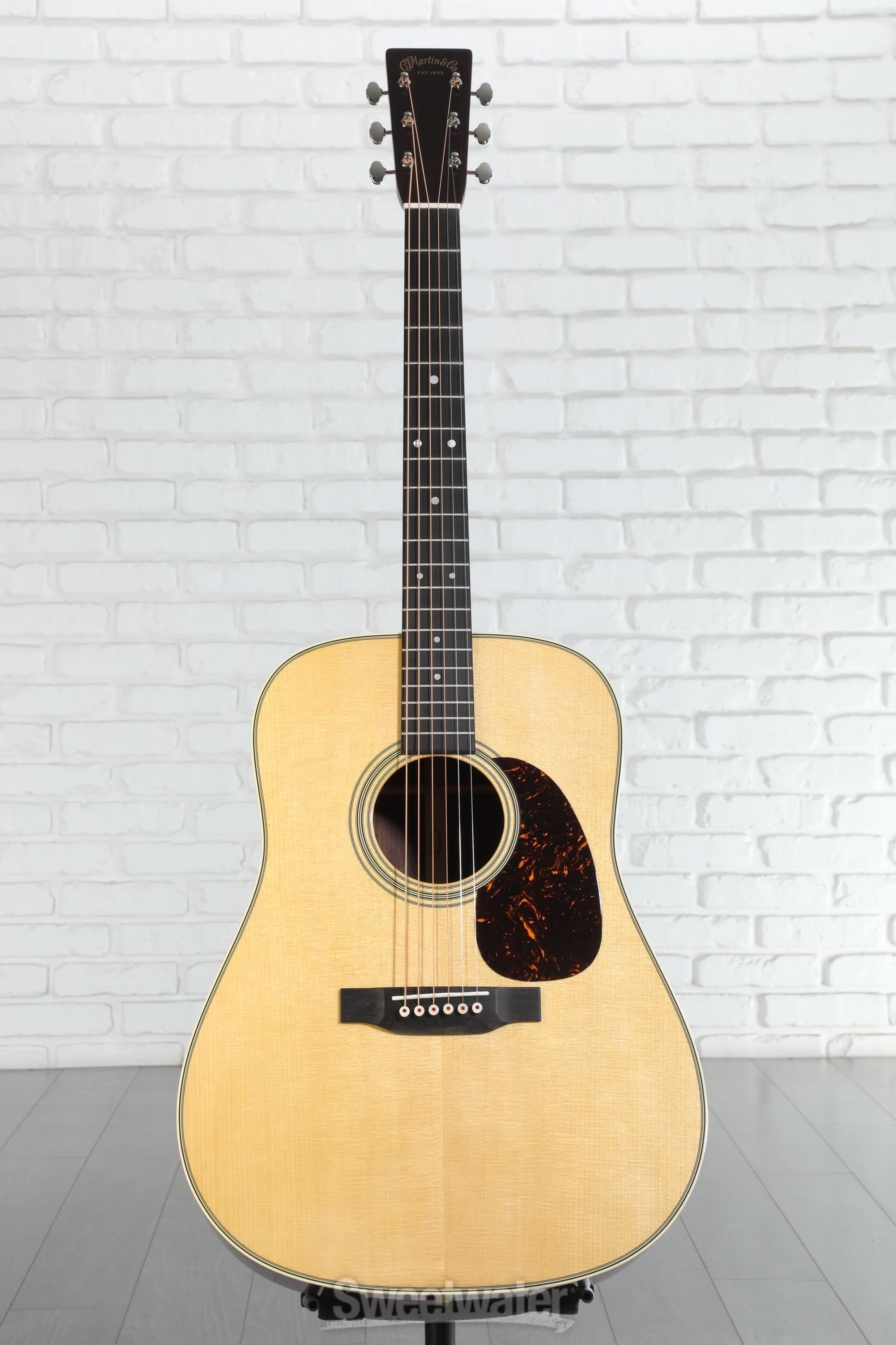 Martin & Co　D-28 1994 Martin D-28 Dreadnought Acoustic Guitar Natural | Cream City