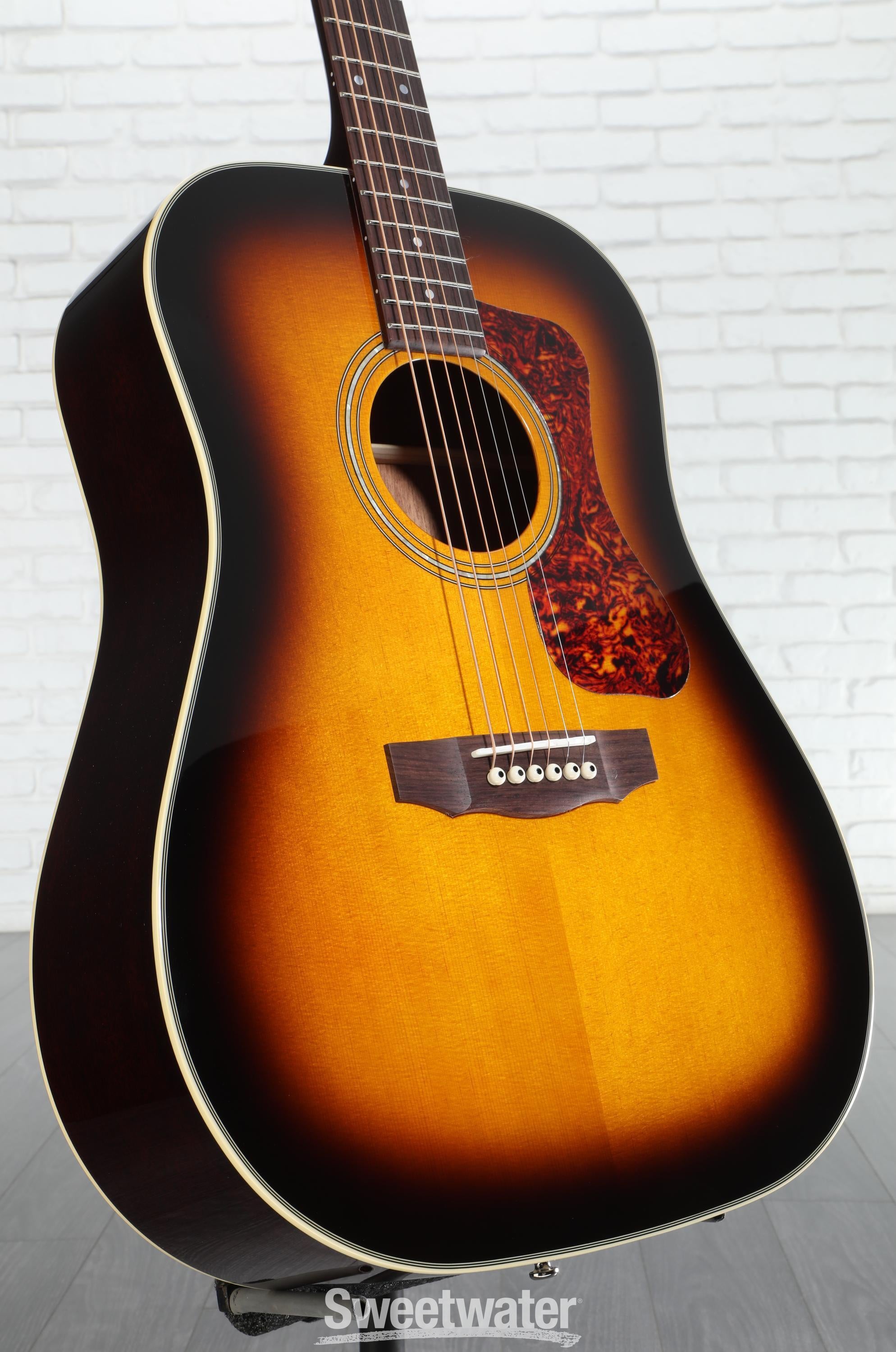 Guild D-140 Sunburst ギルド Guild D-140 Acoustic Guitar (with Case) | zZounds