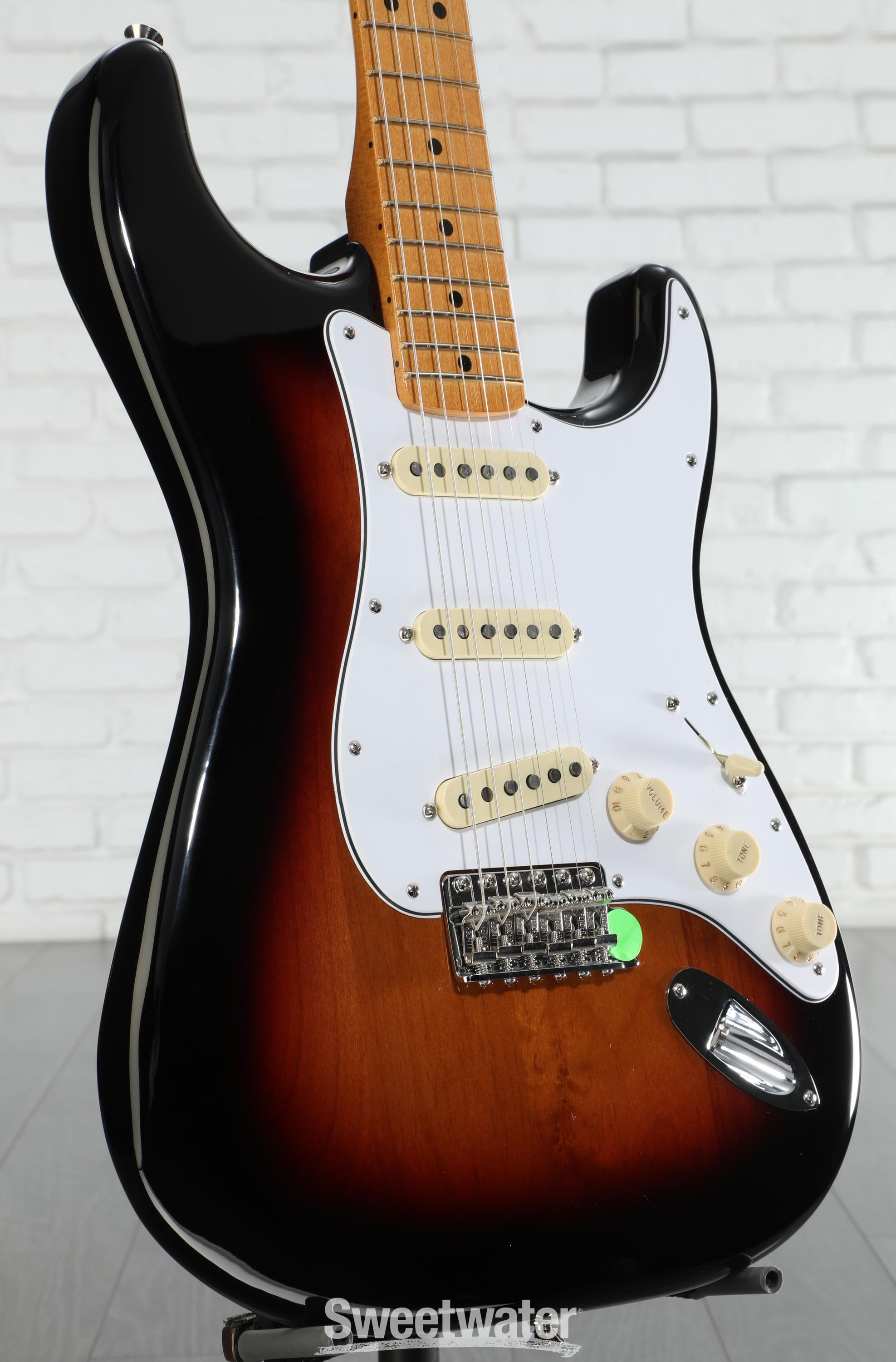 Fender Jimi Hendrix Stratocaster - 3-Tone Sunburst with Maple