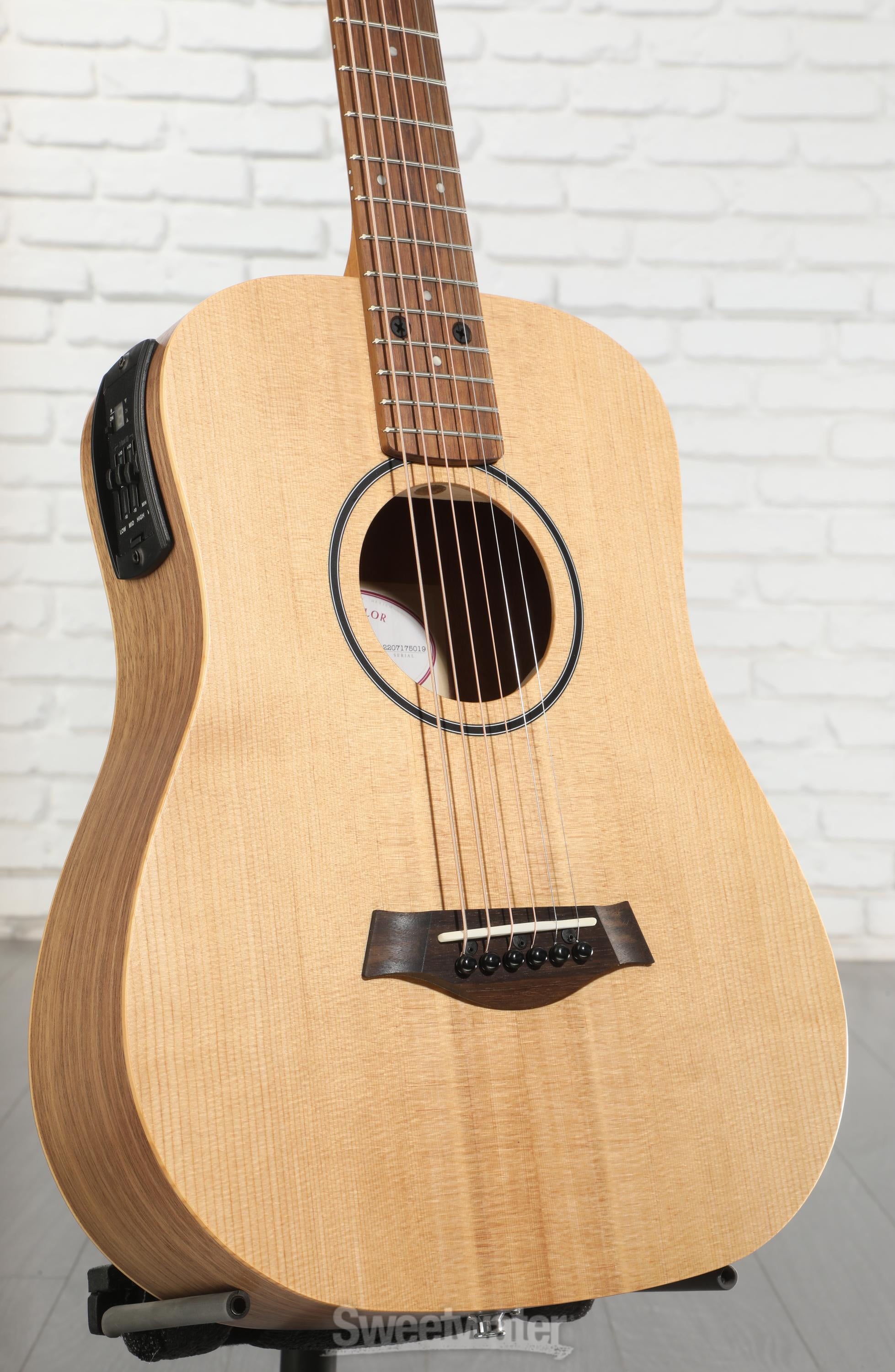 Taylor Baby Taylor BT1e Walnut Acoustic-electric Guitar - Natural