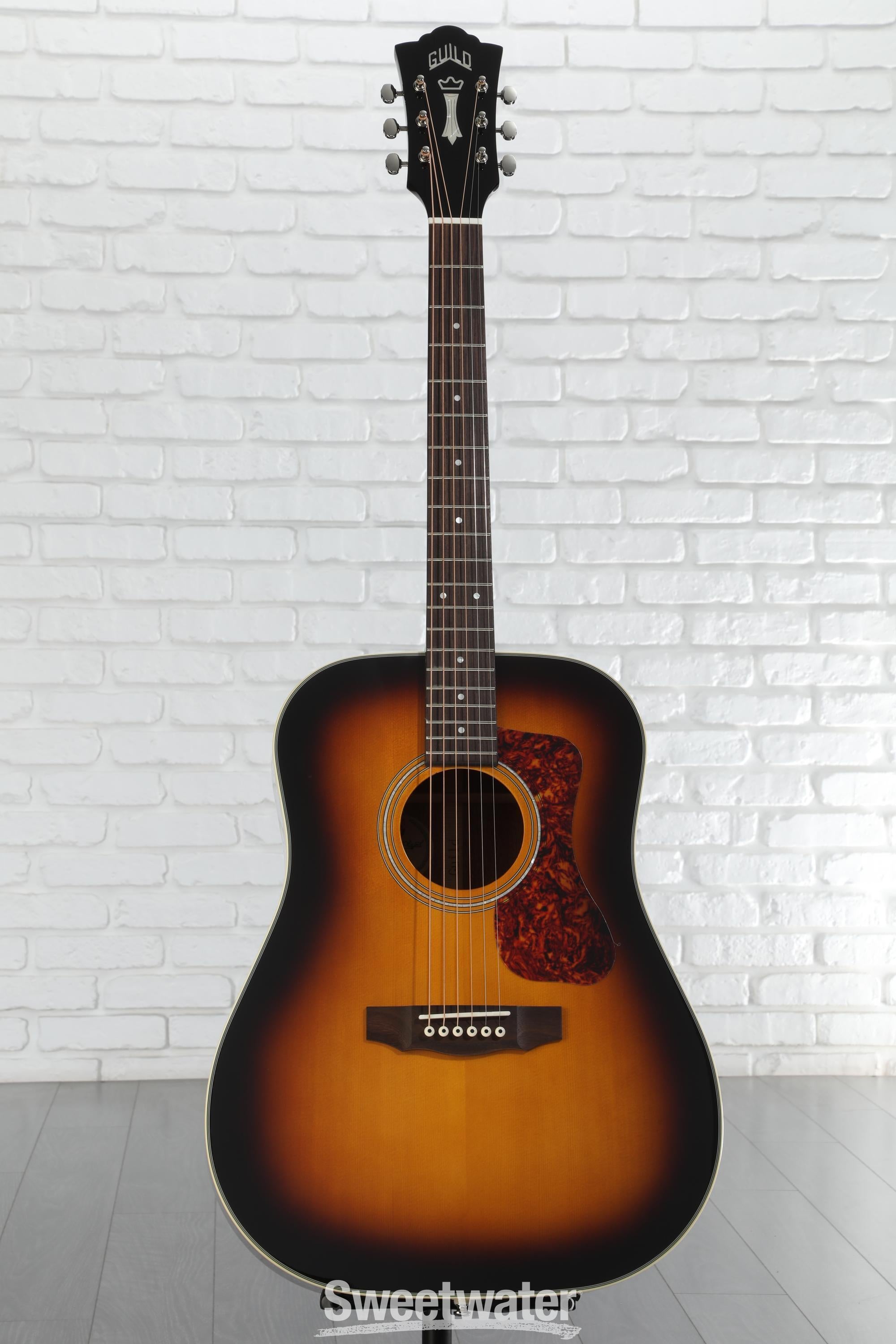 Guild D-140 Dreadnought Acoustic Guitar - Antique Burst