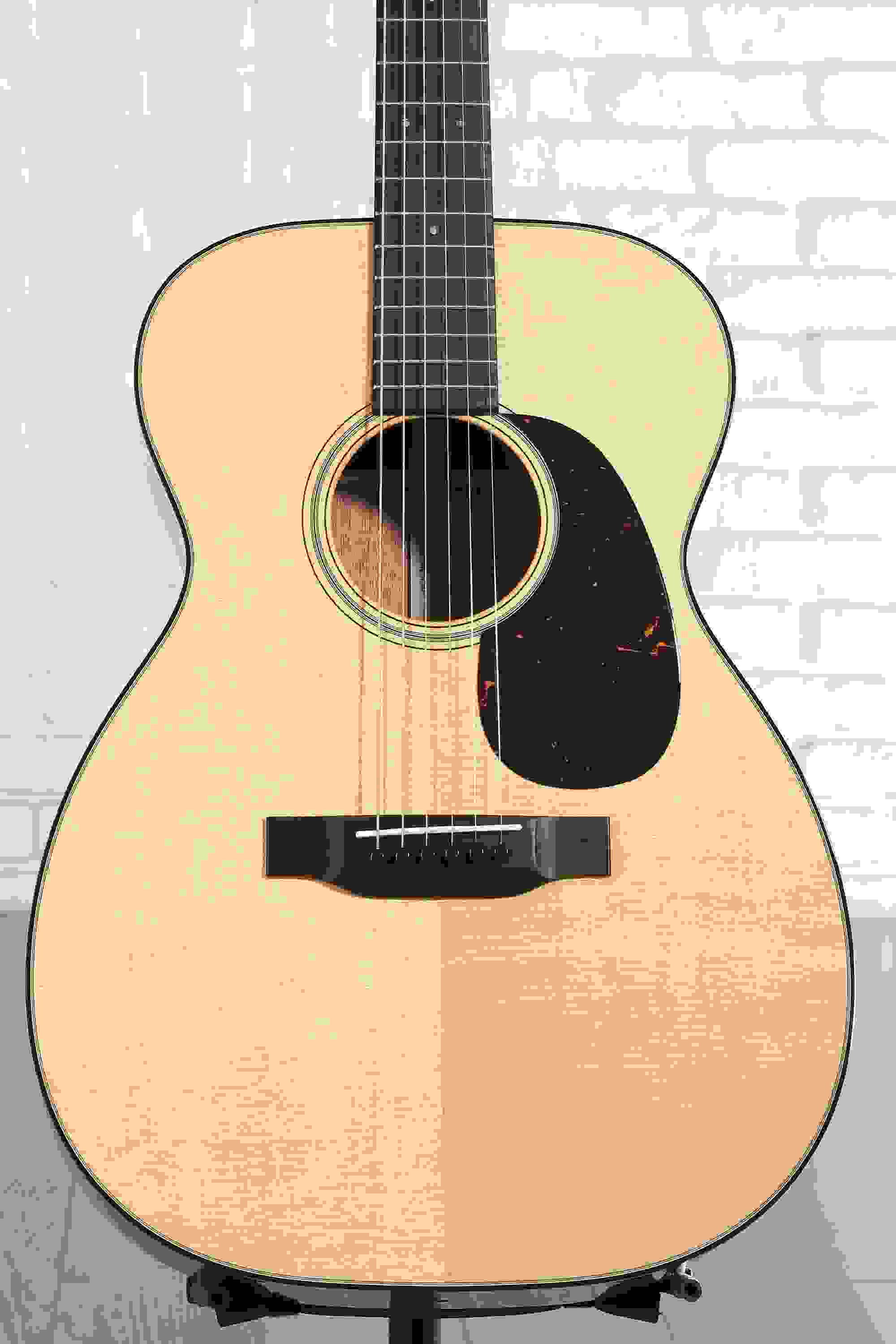 Martin 00-18 Standard Series Acoustic Guitar - Natural Aging Toner