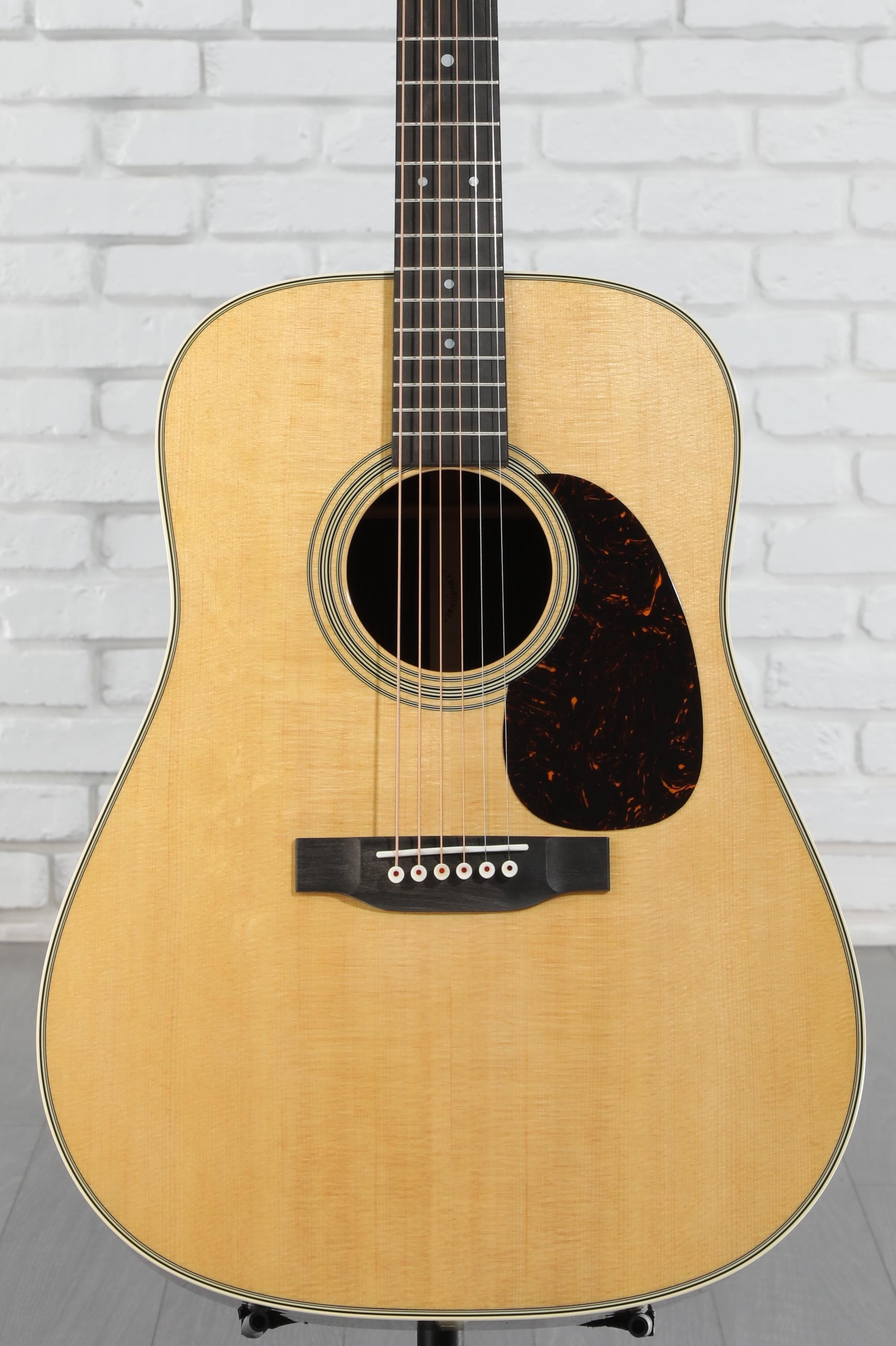 お歳暮・冬ギフト特集2025 Martin D-28 Standard Series Acoustic Guitar - Natural with ギター