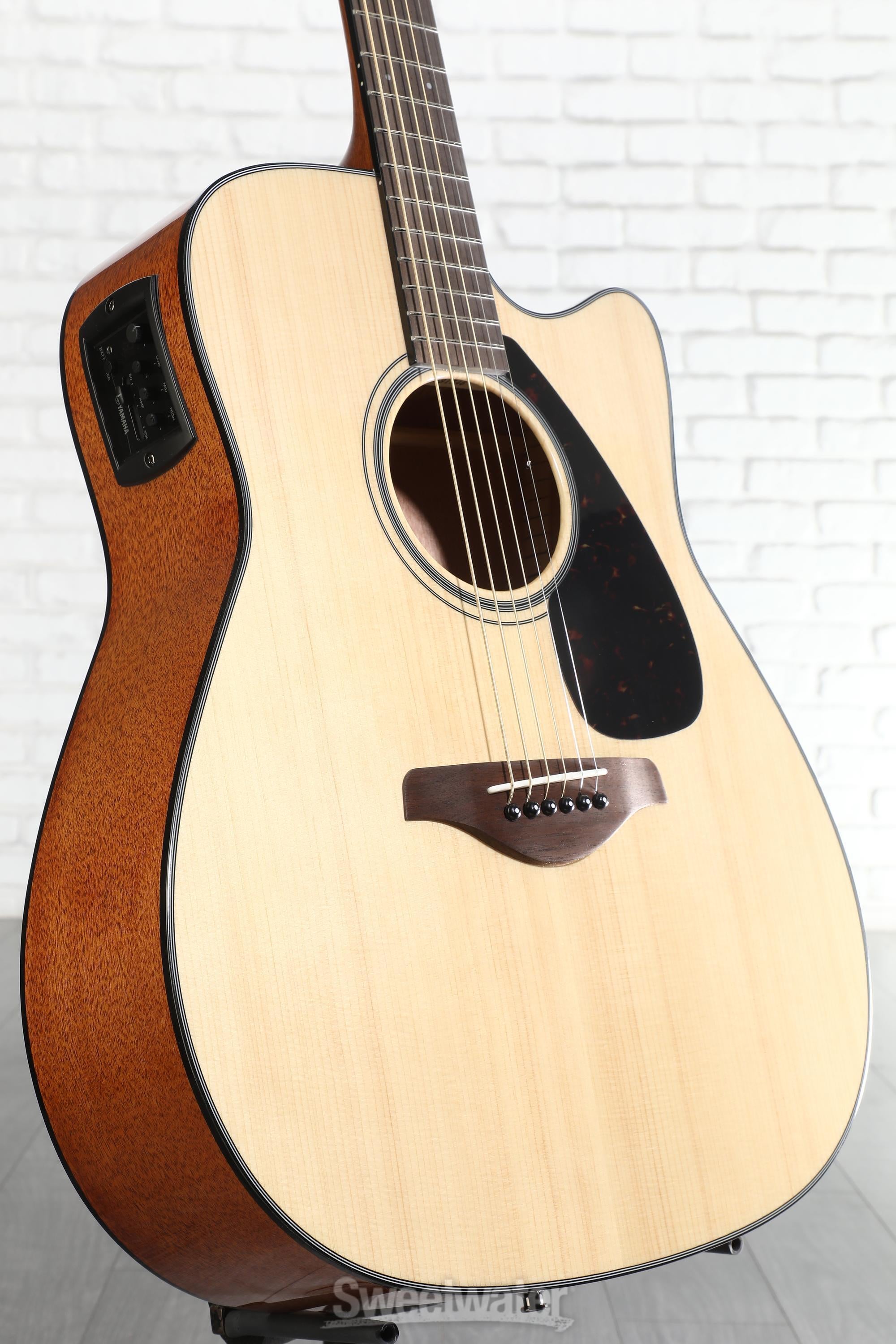 Photo of Yamaha FGX800C Dreadnought Cutaway Acoustic-electric Guitar - Natural