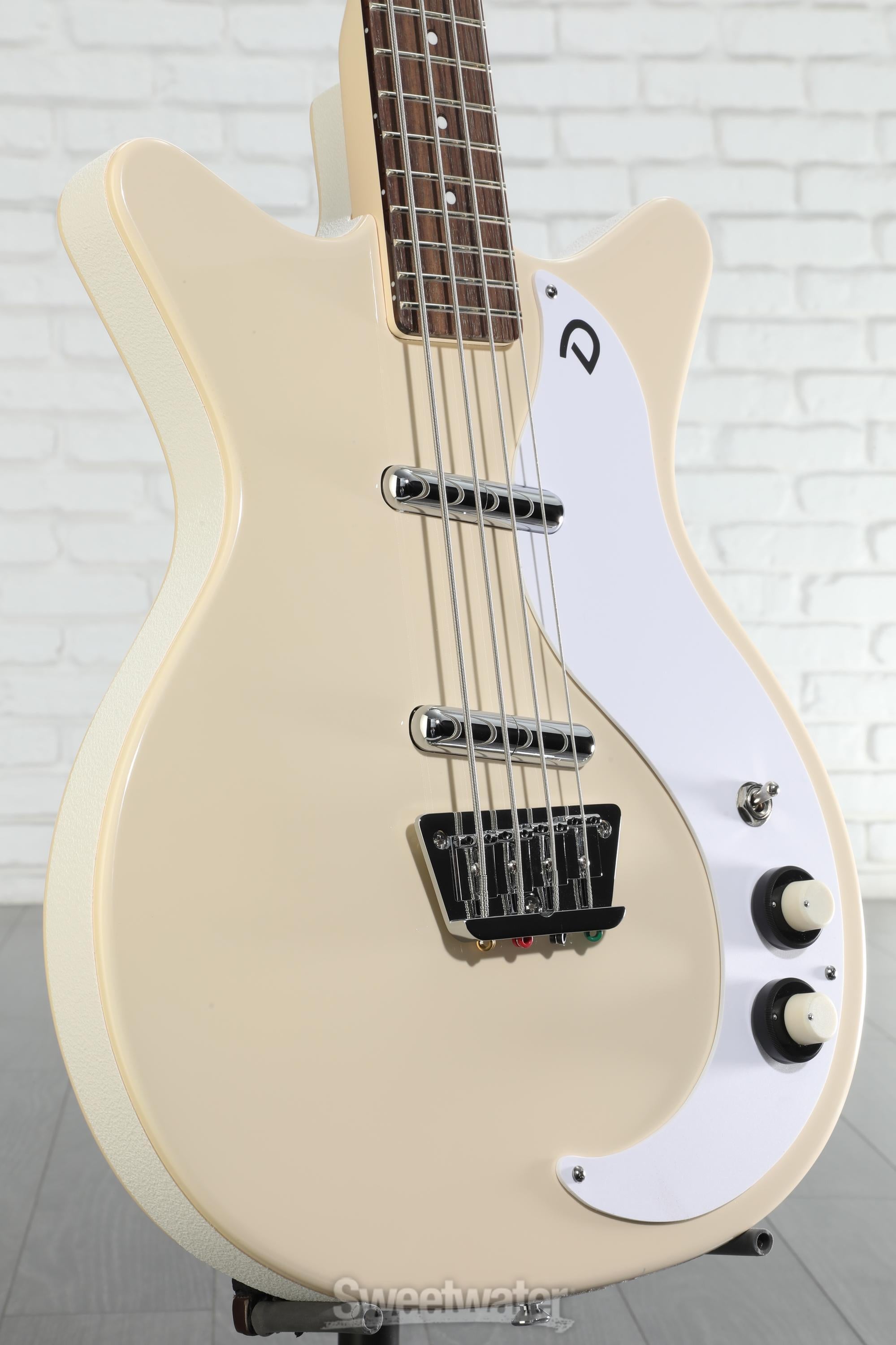 Danelectro 59DC Danelectro '59DC Short Scale Bass Guitar - Vintage Cream
