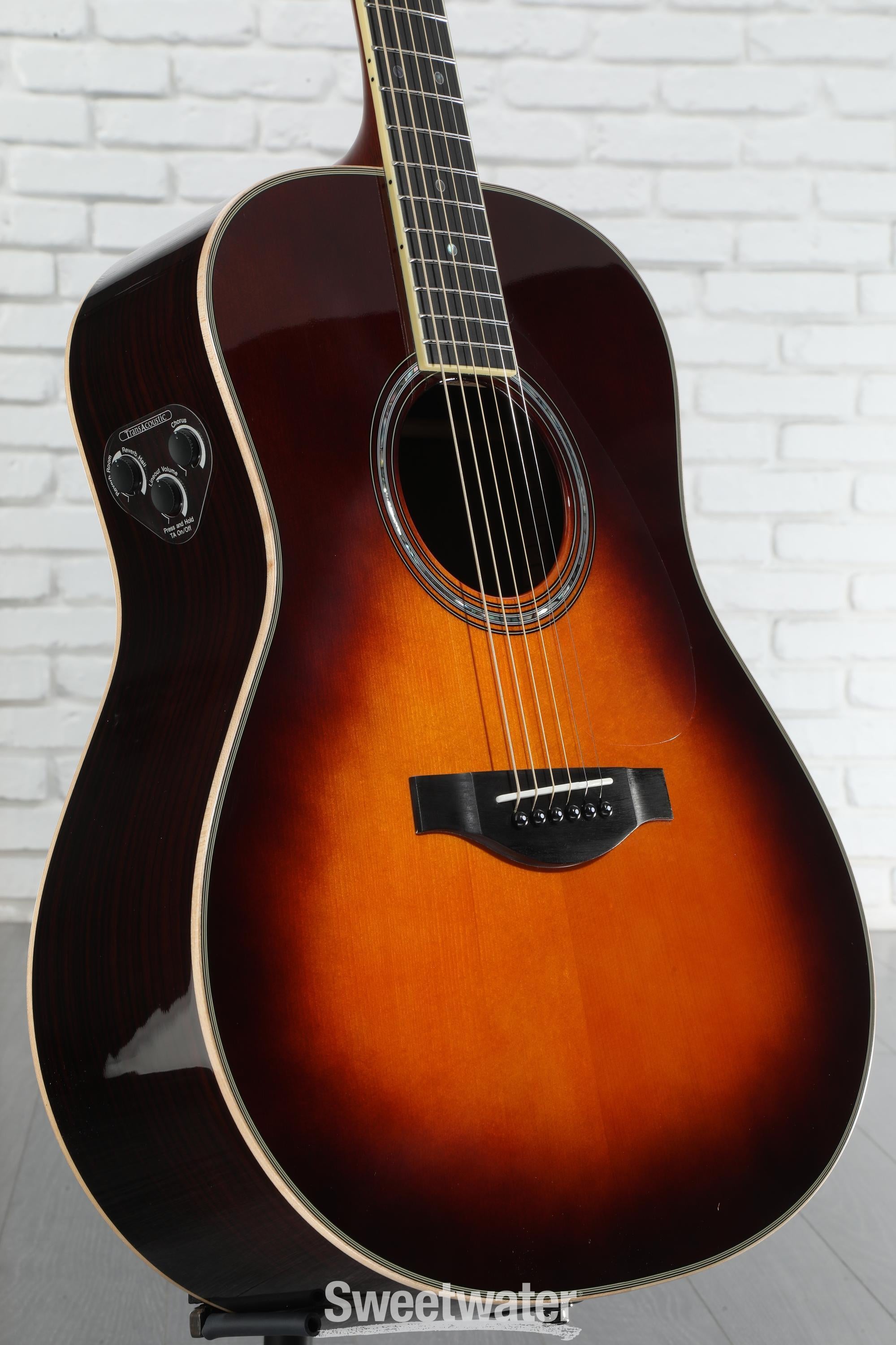 Yamaha LL-TA TransAcoustic Jumbo Concert Acoustic-Electric