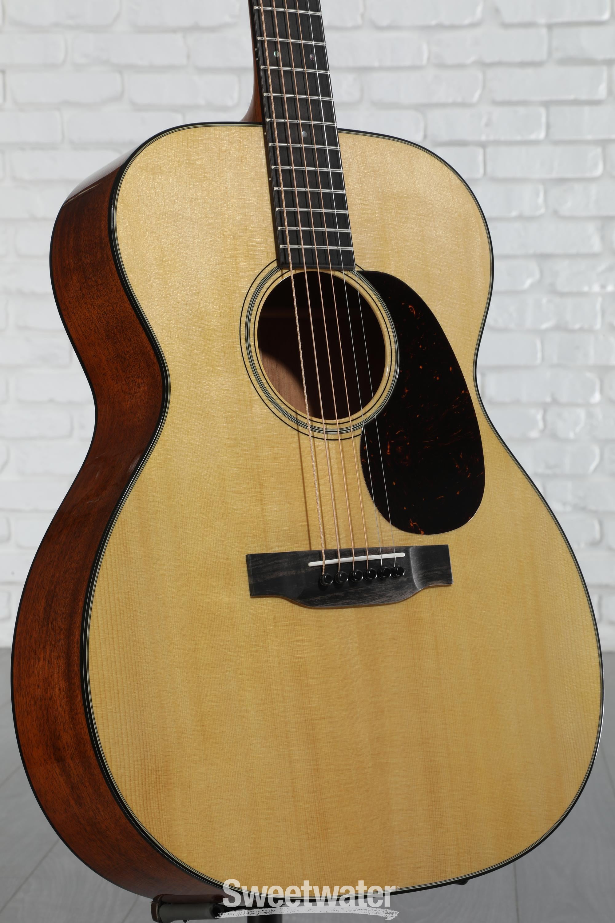 Martin 000-18 Standard Auditorium Acoustic Guitar Natural