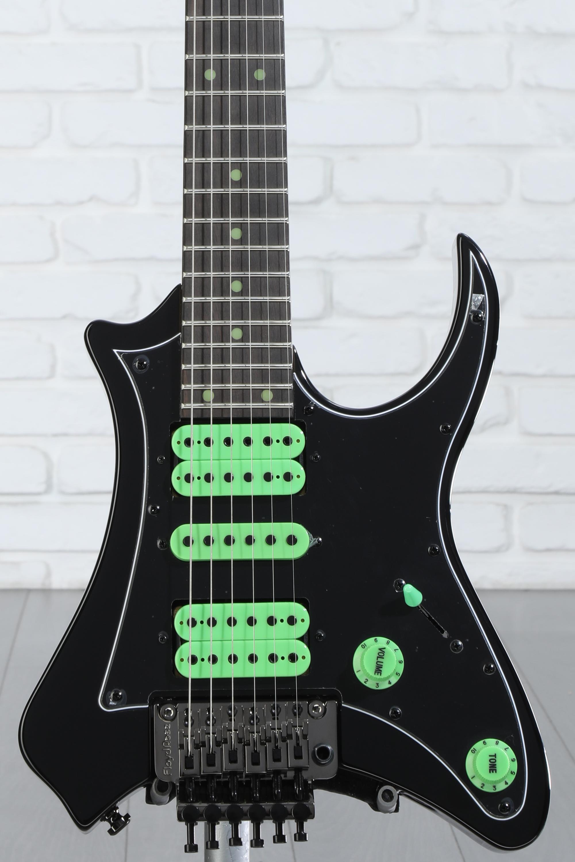 Traveler Guitar Vaibrant 88 Deluxe - Cosmic Black