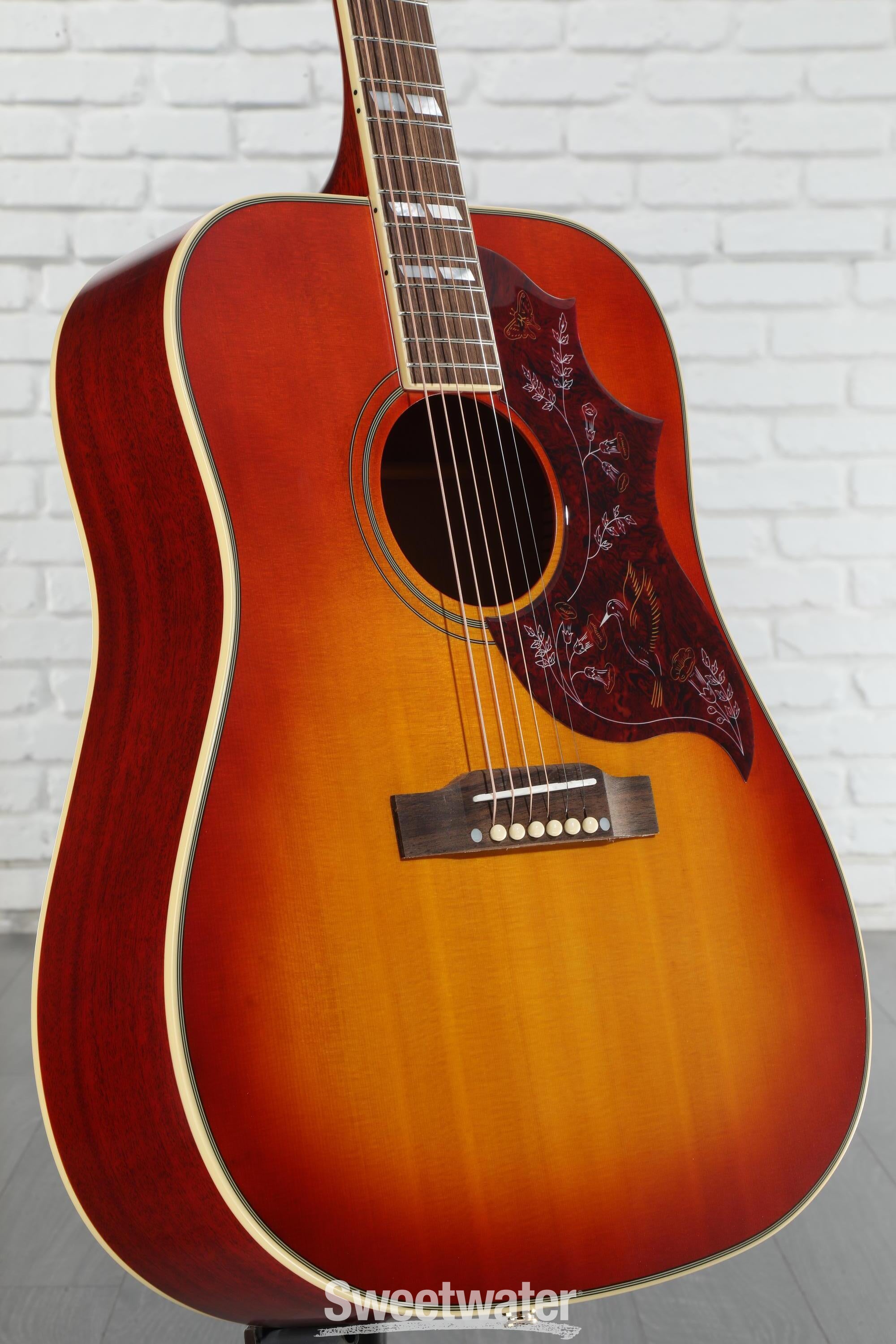 ギター Epiphone Hummingbird Inspired by Gibson Epiphone Hummingbird Acoustic Guitar - Aged Cherry Sunburst