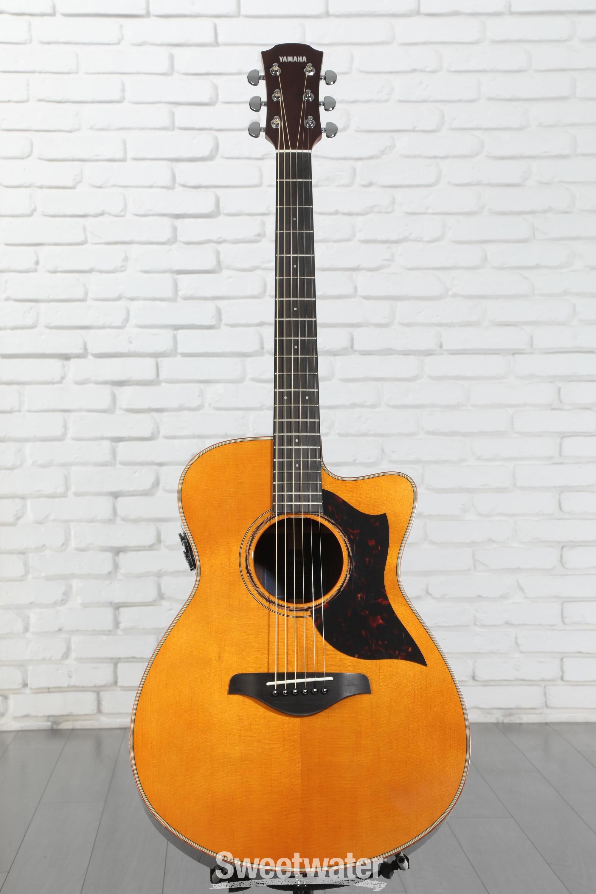 Yamaha AC3R ARE Concert Cutaway Acoustic-electric Guitar - Vintage