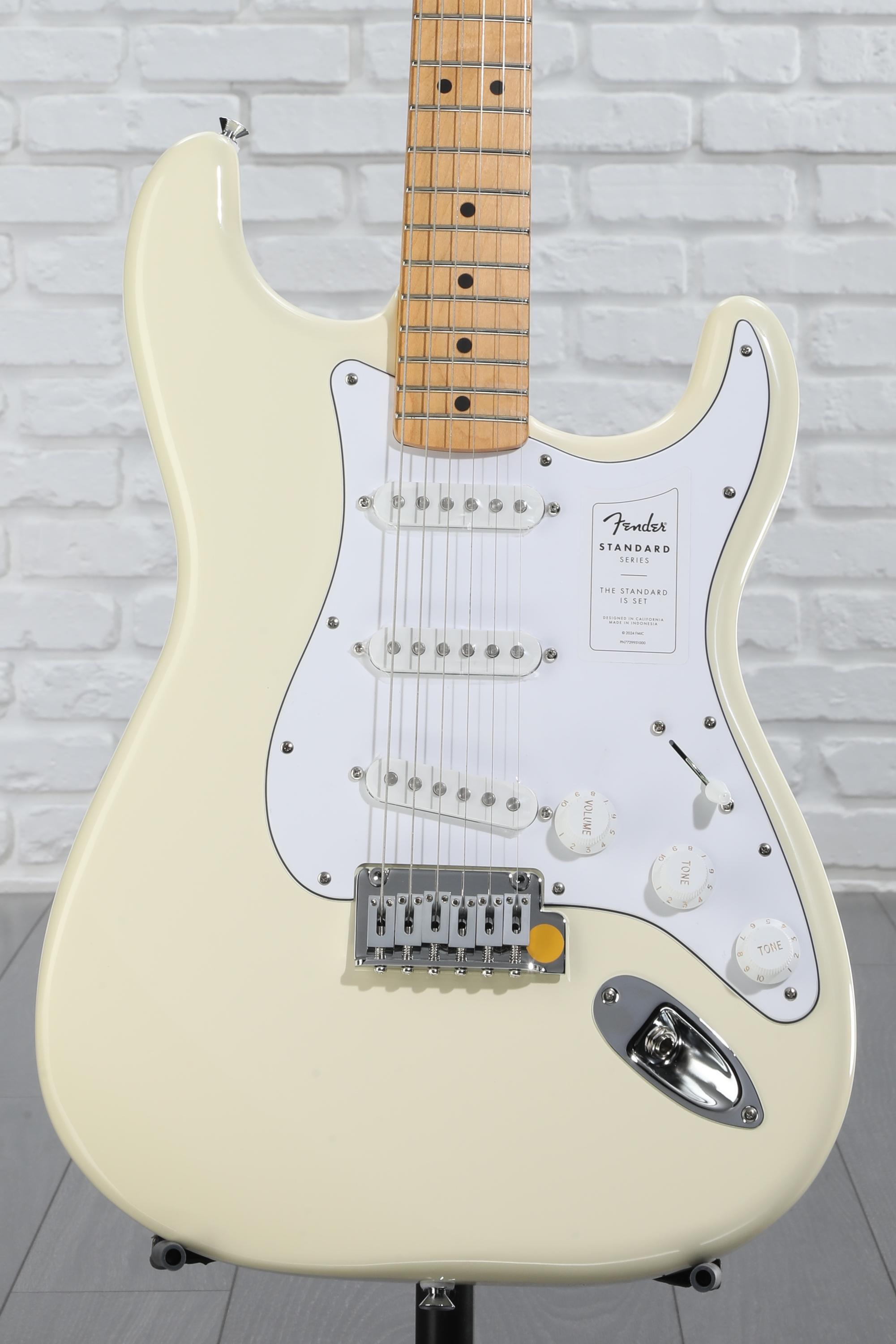 ギター Fender Standard Stratocaster UG White Fender Standard Stratocaster HSS - Arctic White with