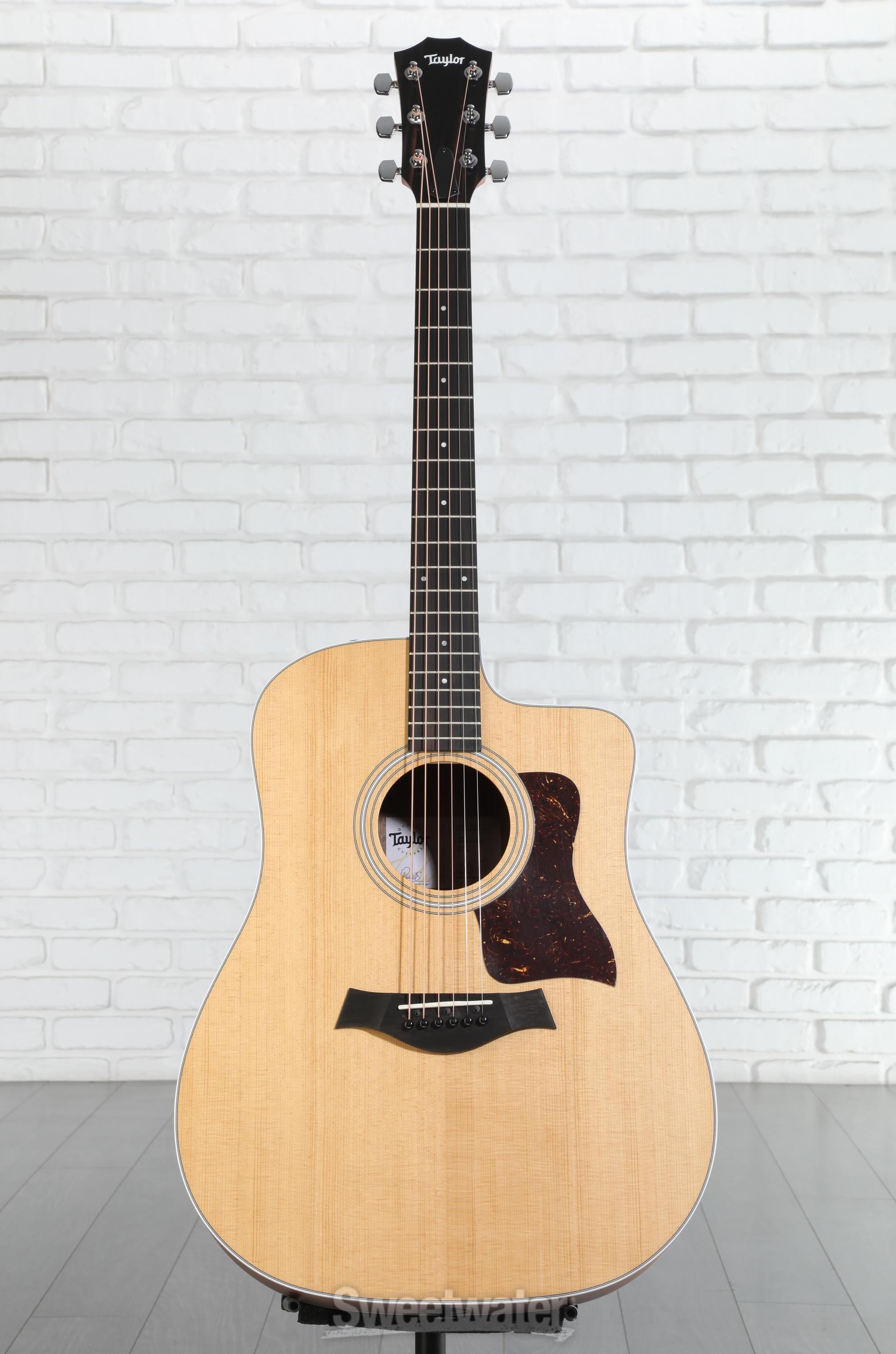Taylor 210ce Dreadnought Acoustic-electric Guitar - Natural