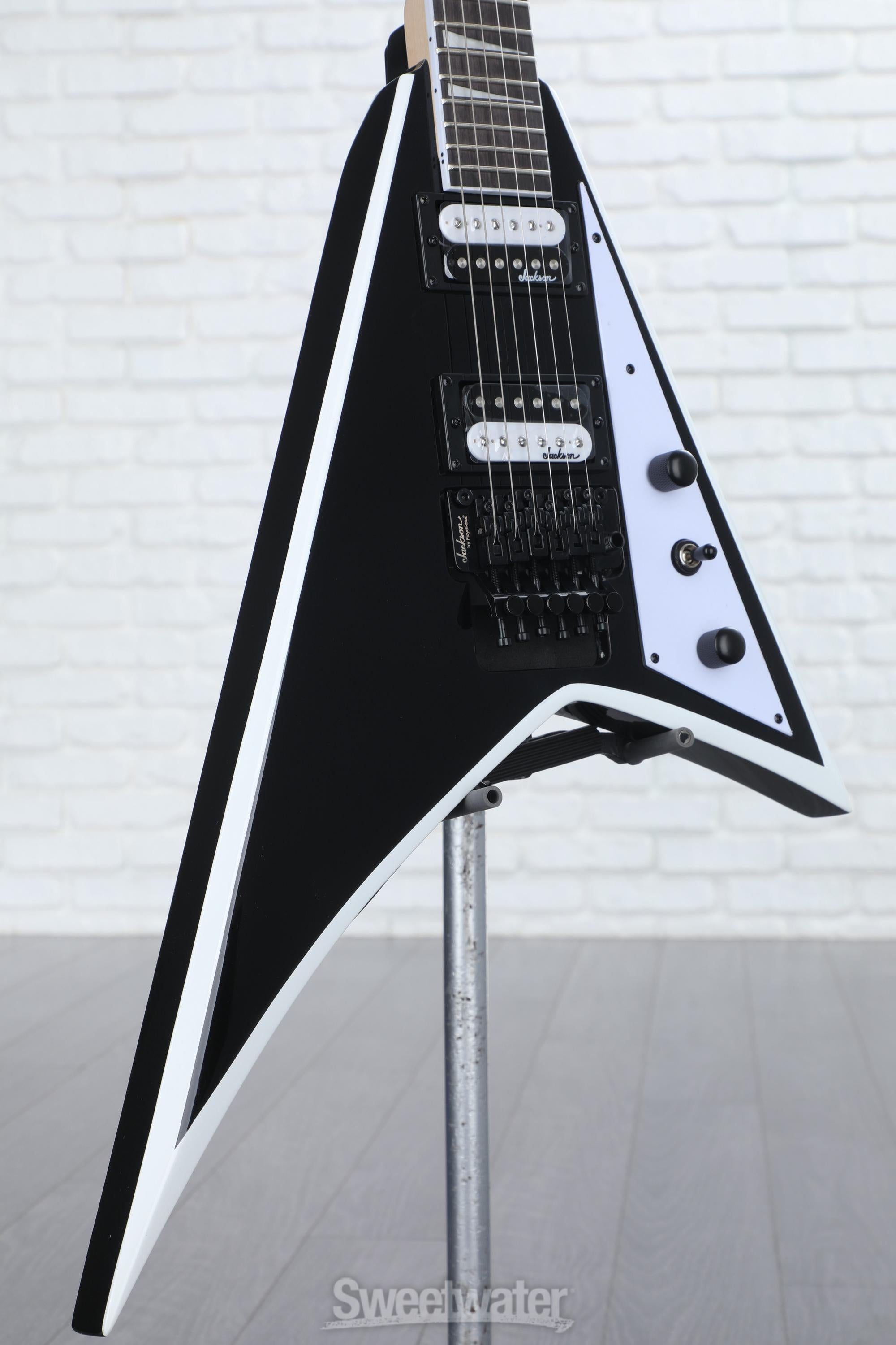 ギター Jackson JS32 Rhoads Black Amazon.com: Jackson JS Series Rhoads JS32 - Black with White