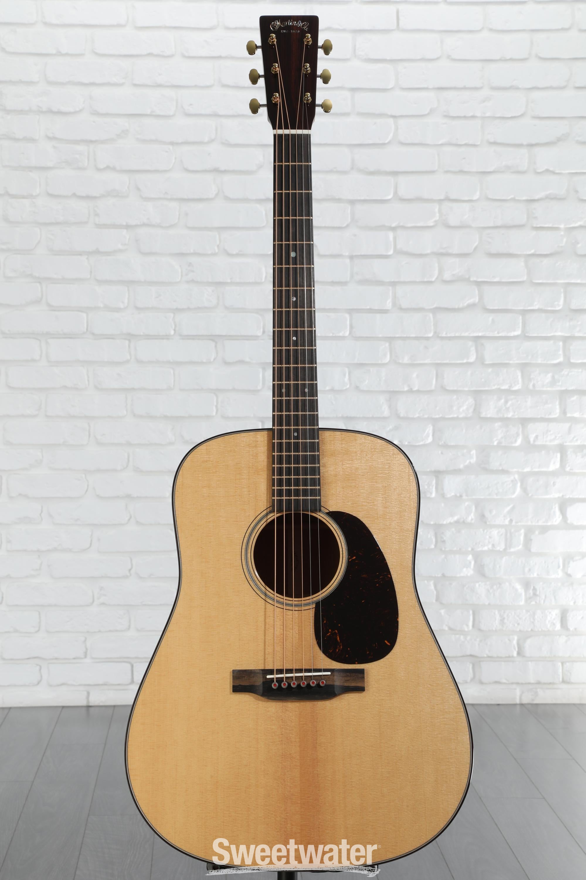 美品　Martin D-18V Martin D-18 Modern Deluxe Guitar & Case – Elderly Instruments
