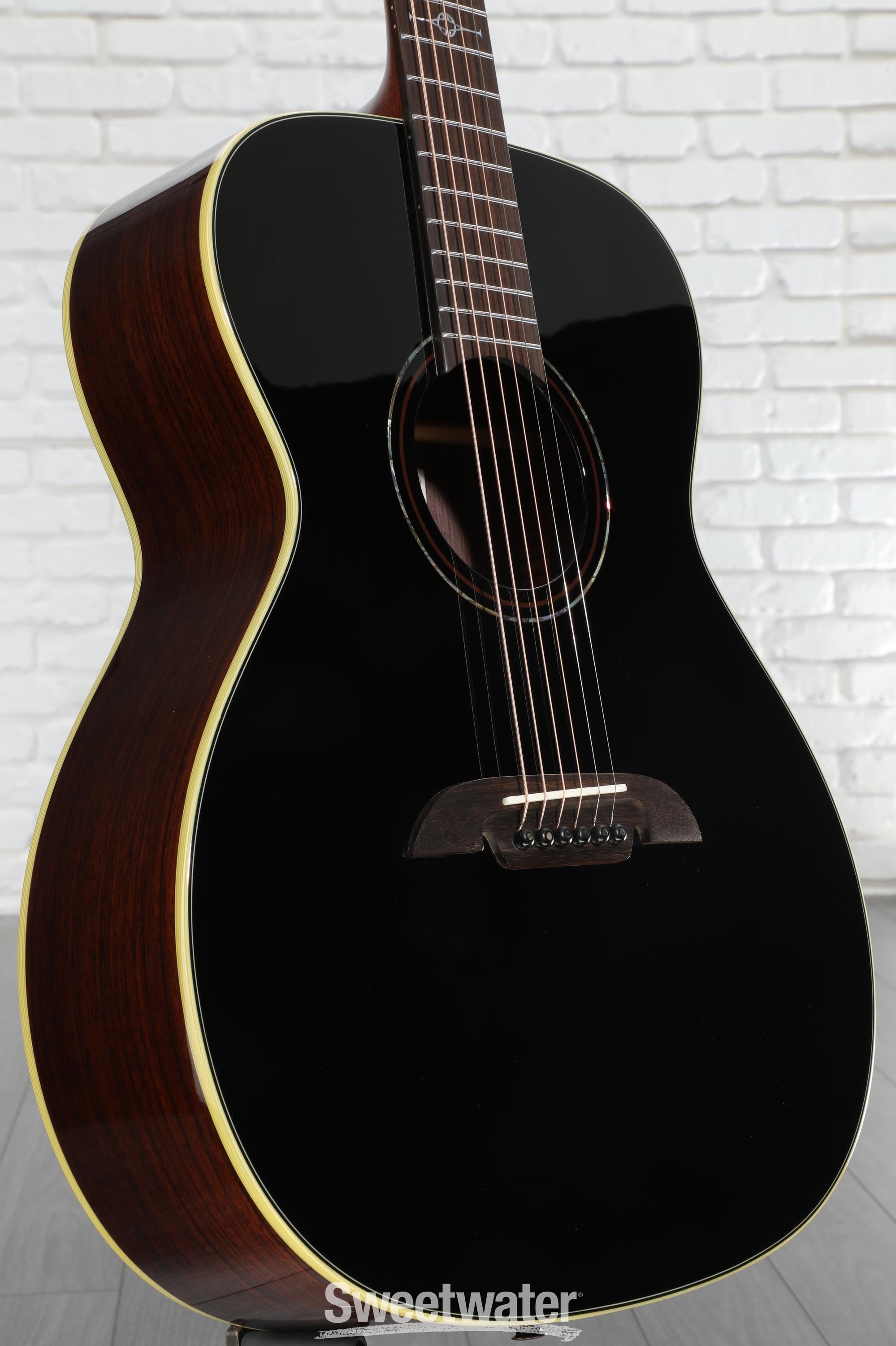 Alvarez MF70e Masterworks Series Acoustic-electric Guitar