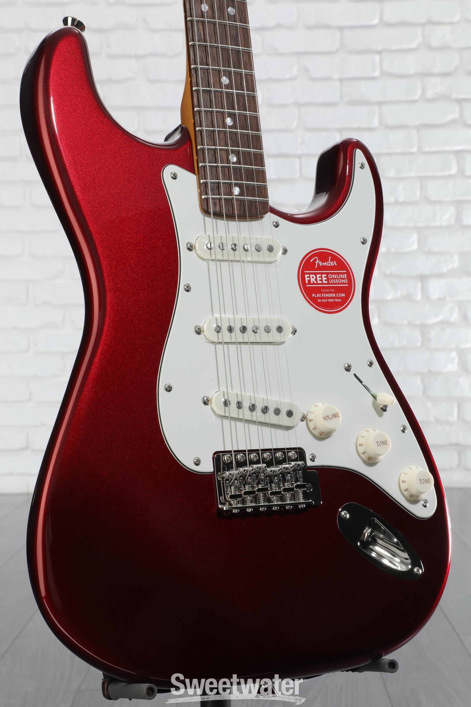 Squier Classic Vibe '60s Stratocaster - Candy Apple Red