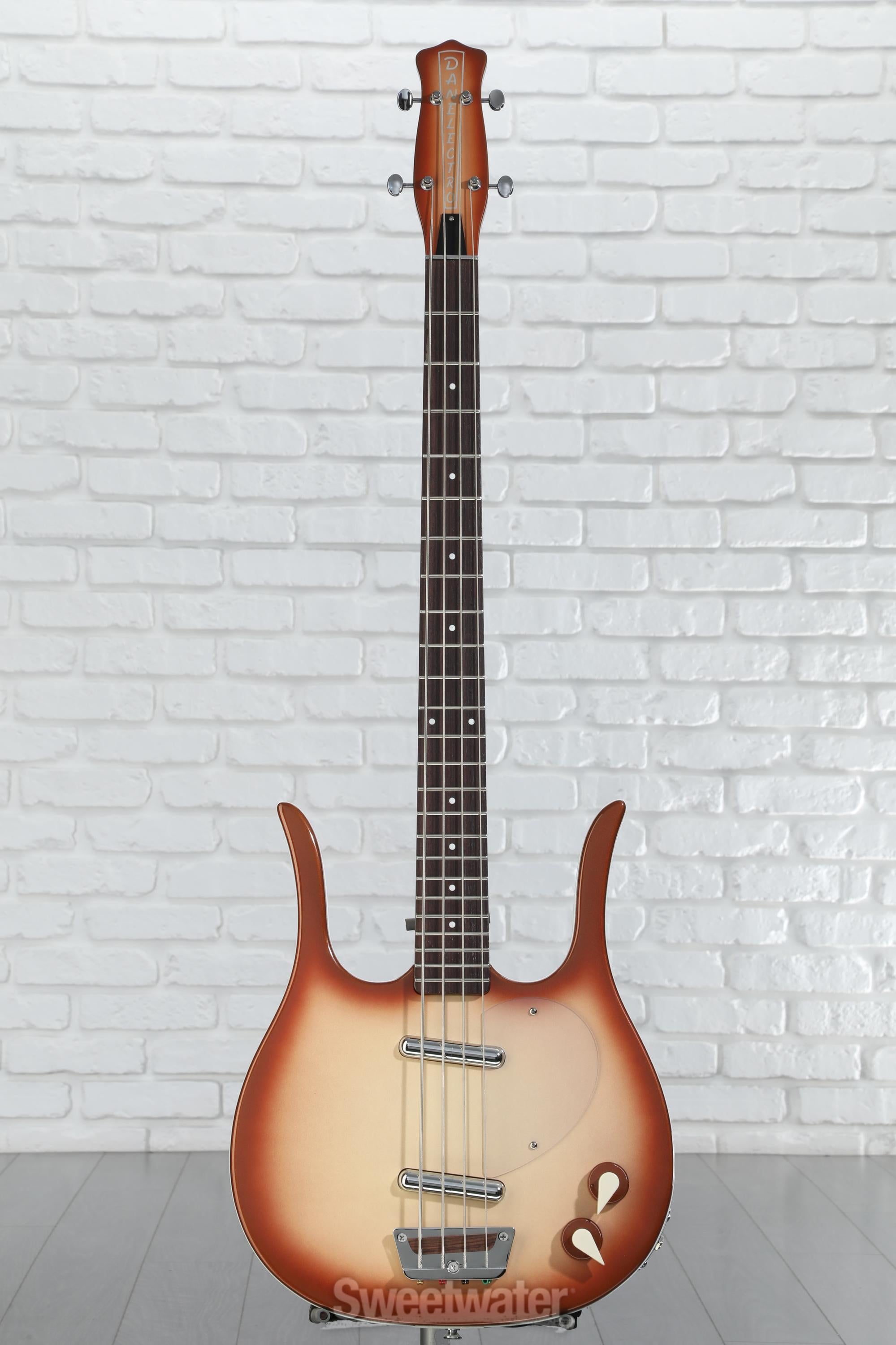 DANO LONGHORN BASS COPPERBURST – Motor City Guitar