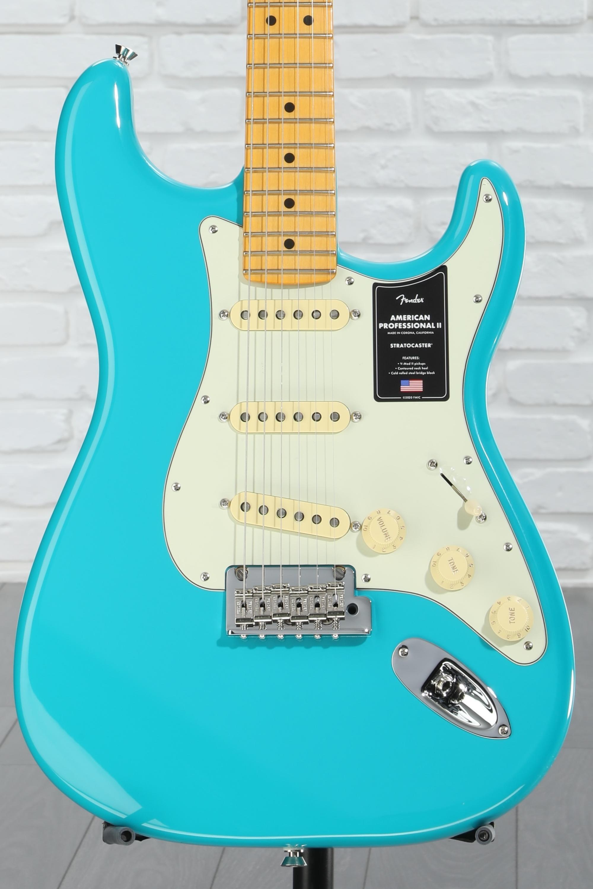 Fender USA アメリカンプロフェッショナルII ストラト　マイアミブルー Fender American Professional II Stratocaster - Miami Blue with