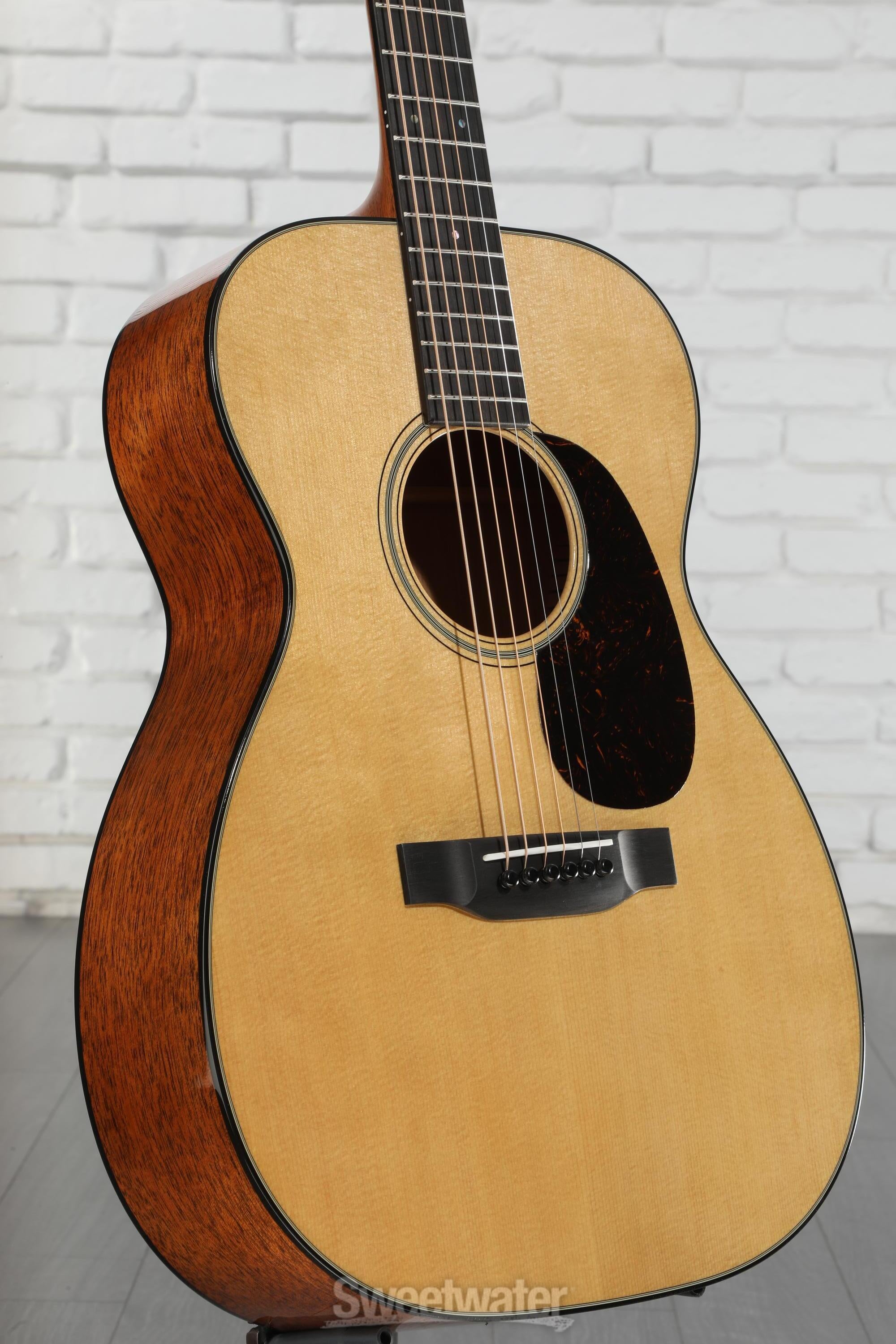 Martin 00-18 Standard Series Acoustic Guitar - Natural Aging