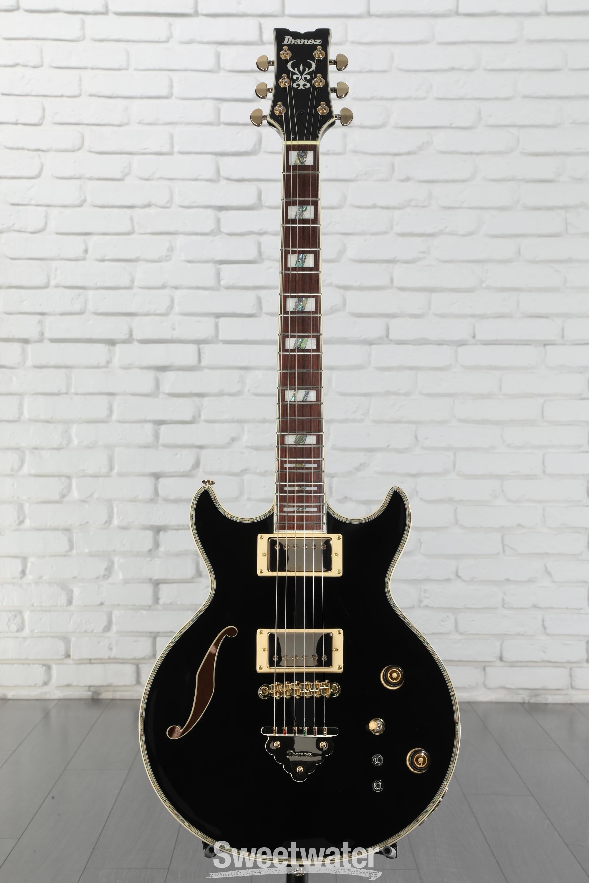 Ibanez Standard AR520H Electric Guitar - Black | Sweetwater
