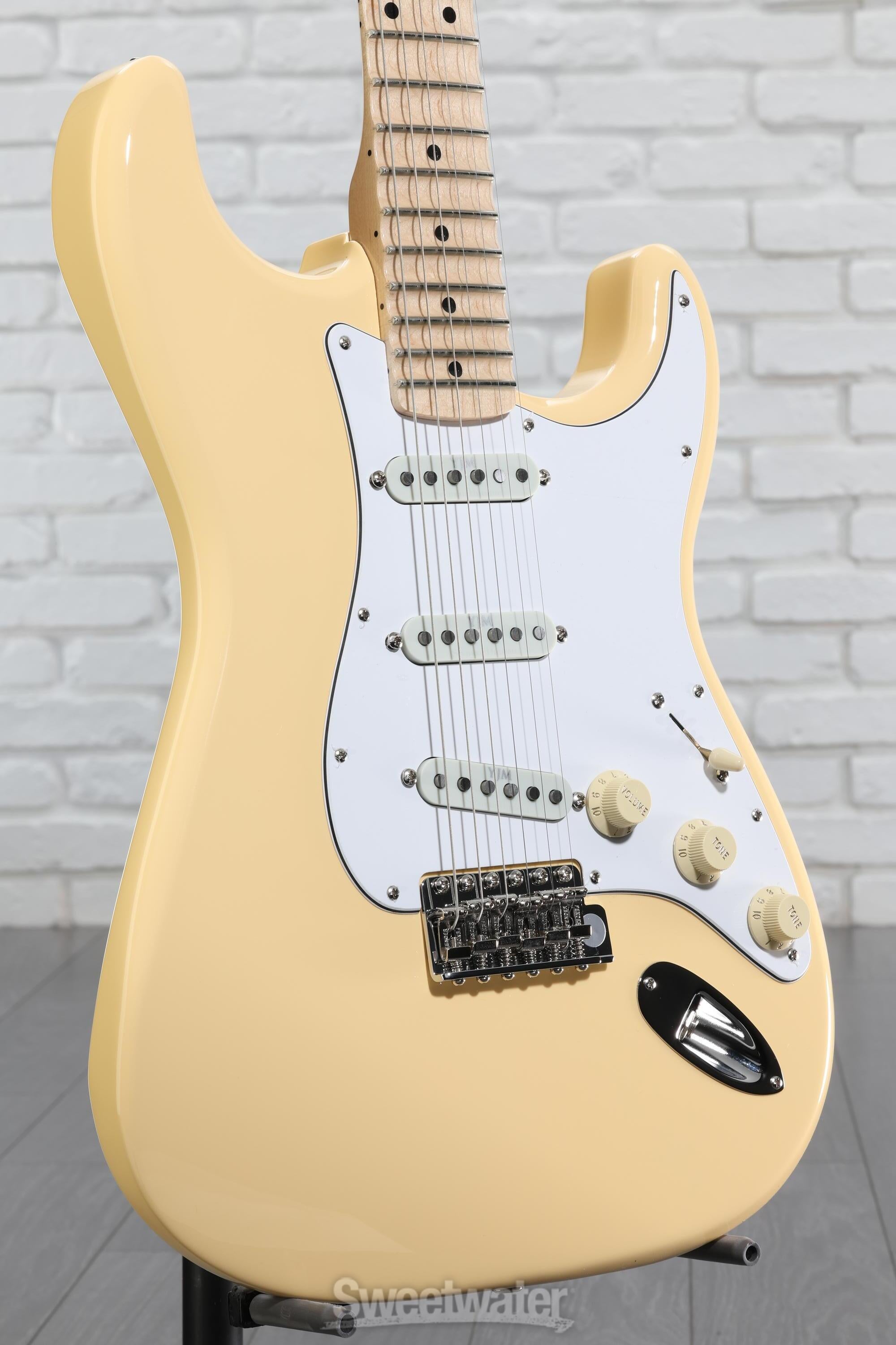 Fender Yngwie Malmsteen Stratocaster Electric Guitar