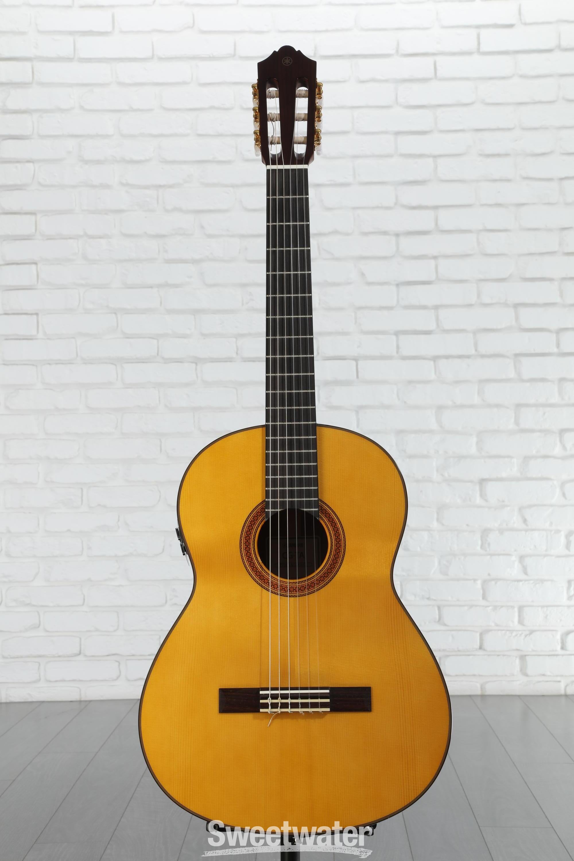 ギター CG-TA YAMAHA Yamaha CG-TA TransAcoustic Nylon-String Acoustic-Electric